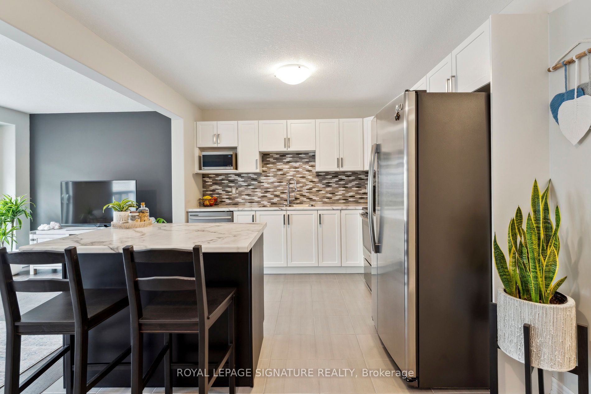 124 Parkinson Cres, #61