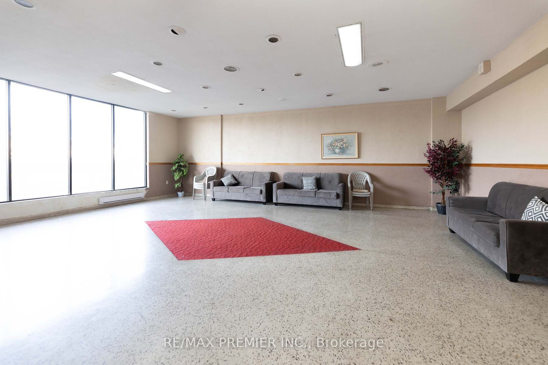 49 Silverstone Dr, #1108
