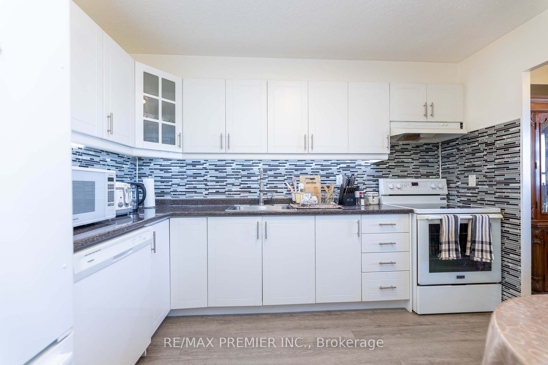 49 Silverstone Dr, #1108