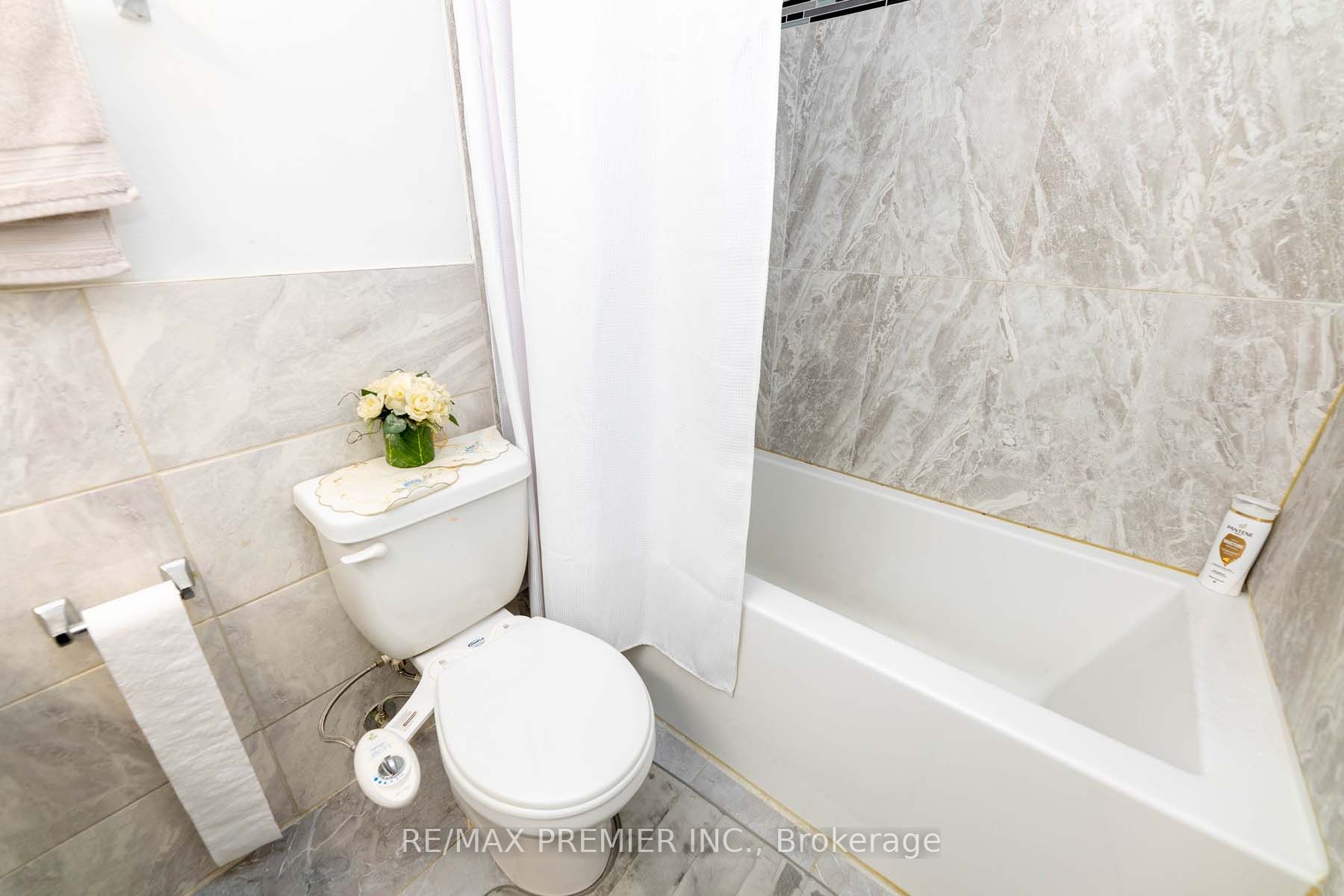 49 Silverstone Dr, #1108