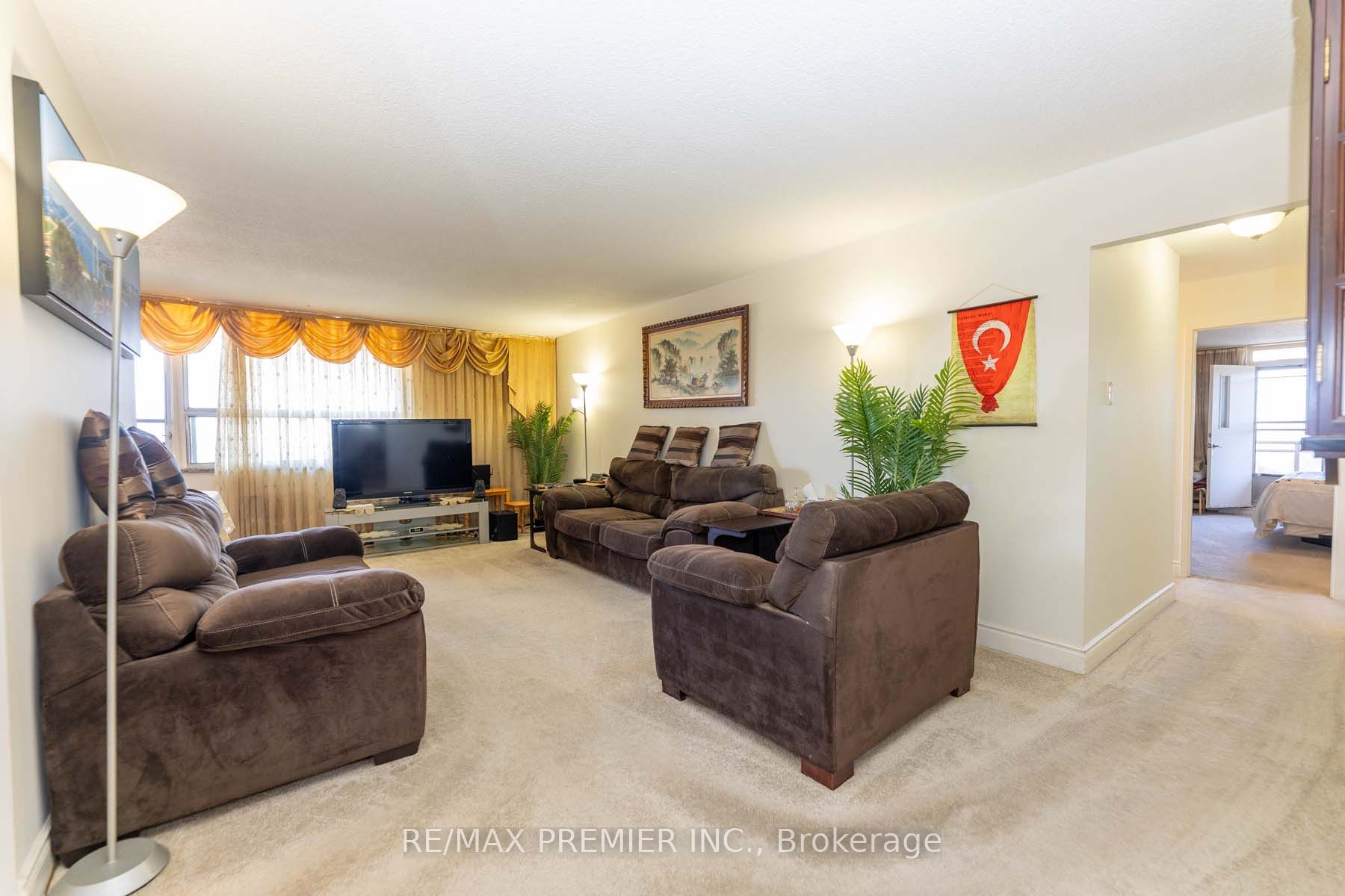 49 Silverstone Dr, #1108