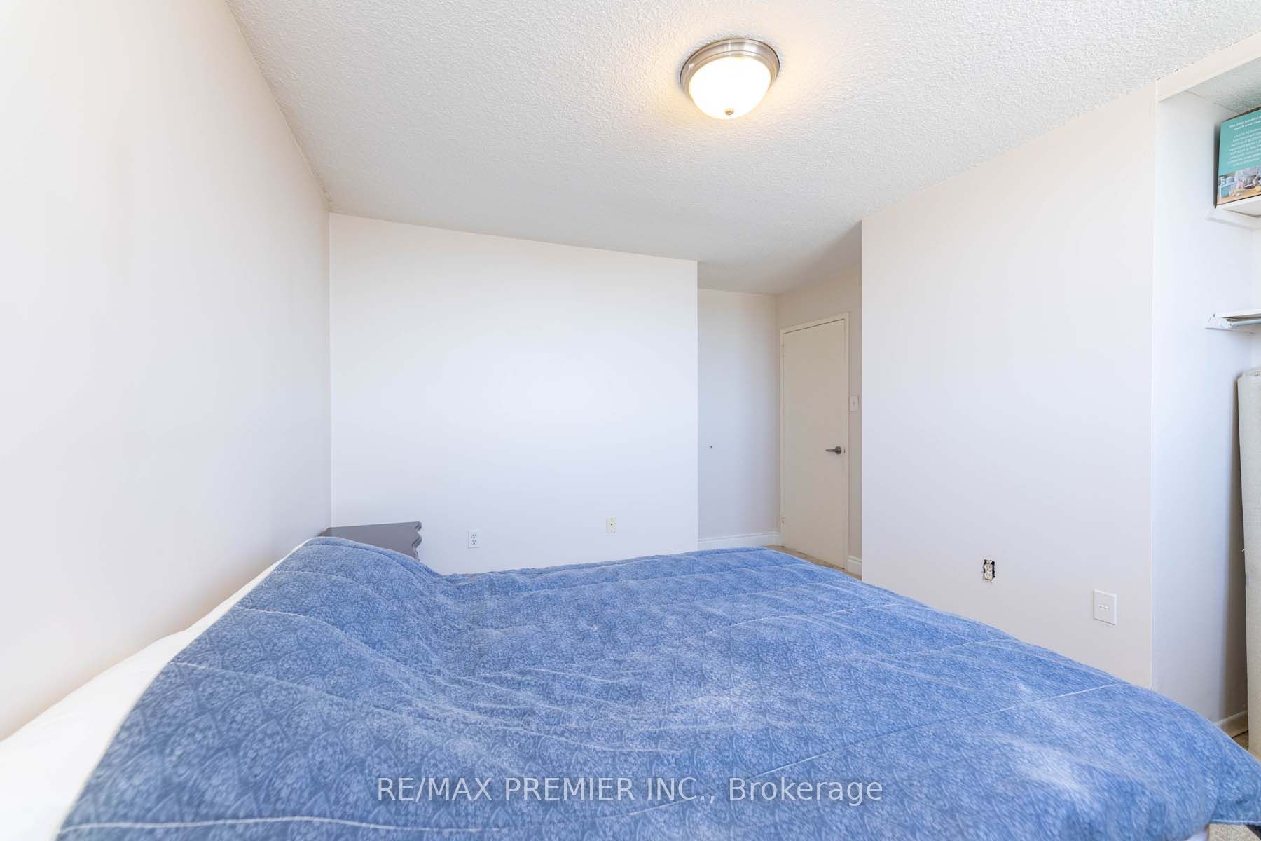 49 Silverstone Dr, #1108