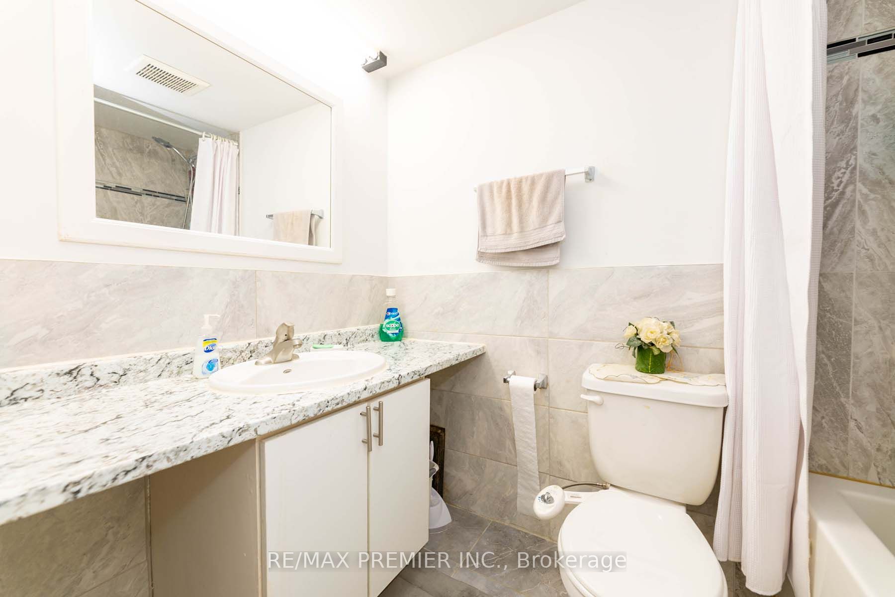 49 Silverstone Dr, #1108