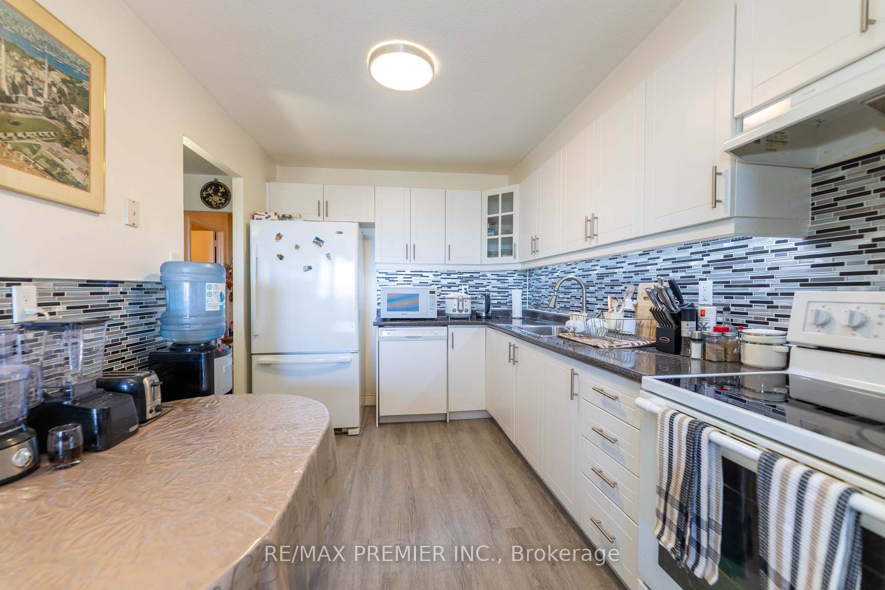 49 Silverstone Dr, #1108