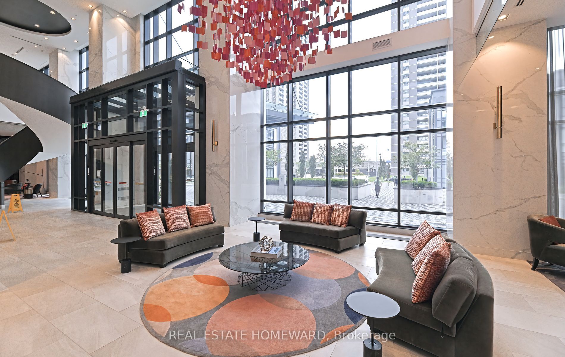 7 Mabelle Ave, #308A