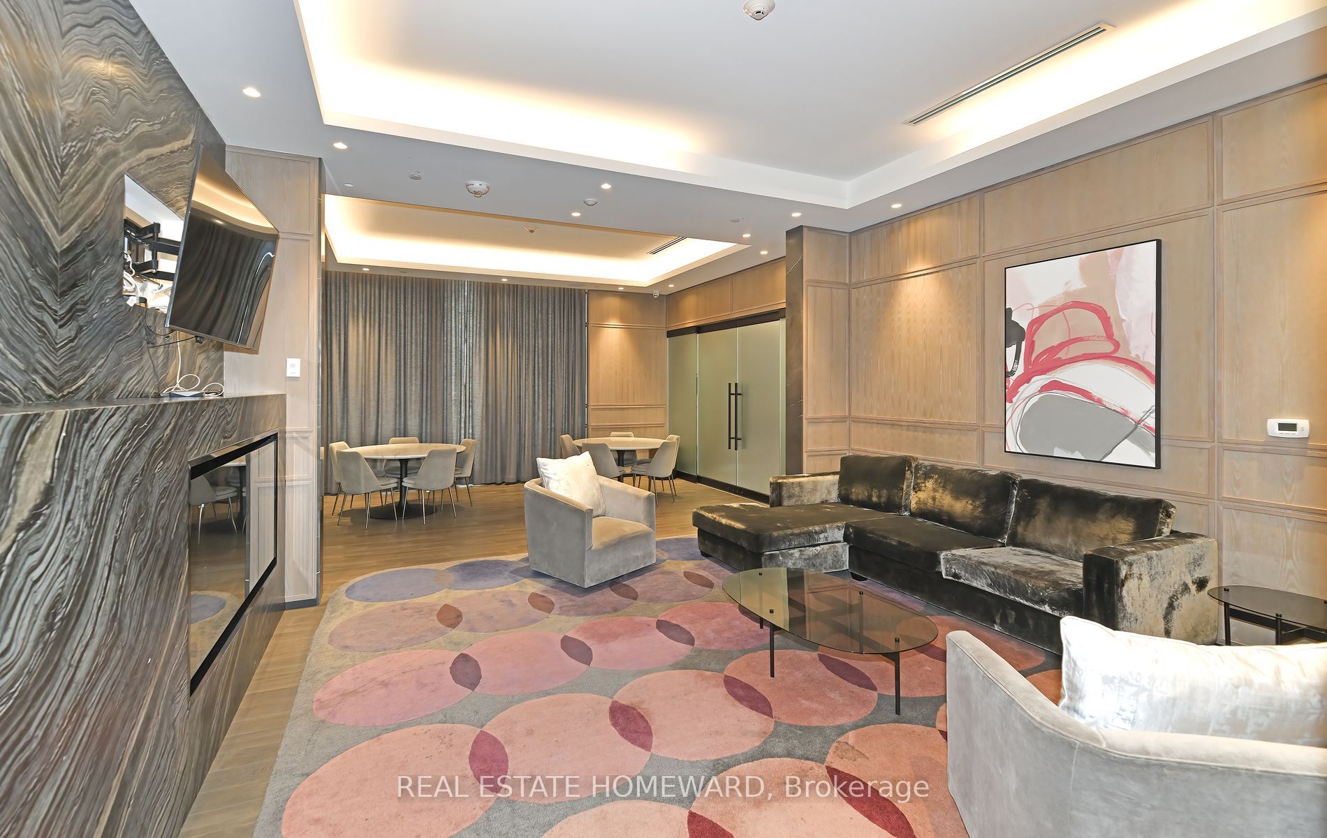 7 Mabelle Ave, #308A