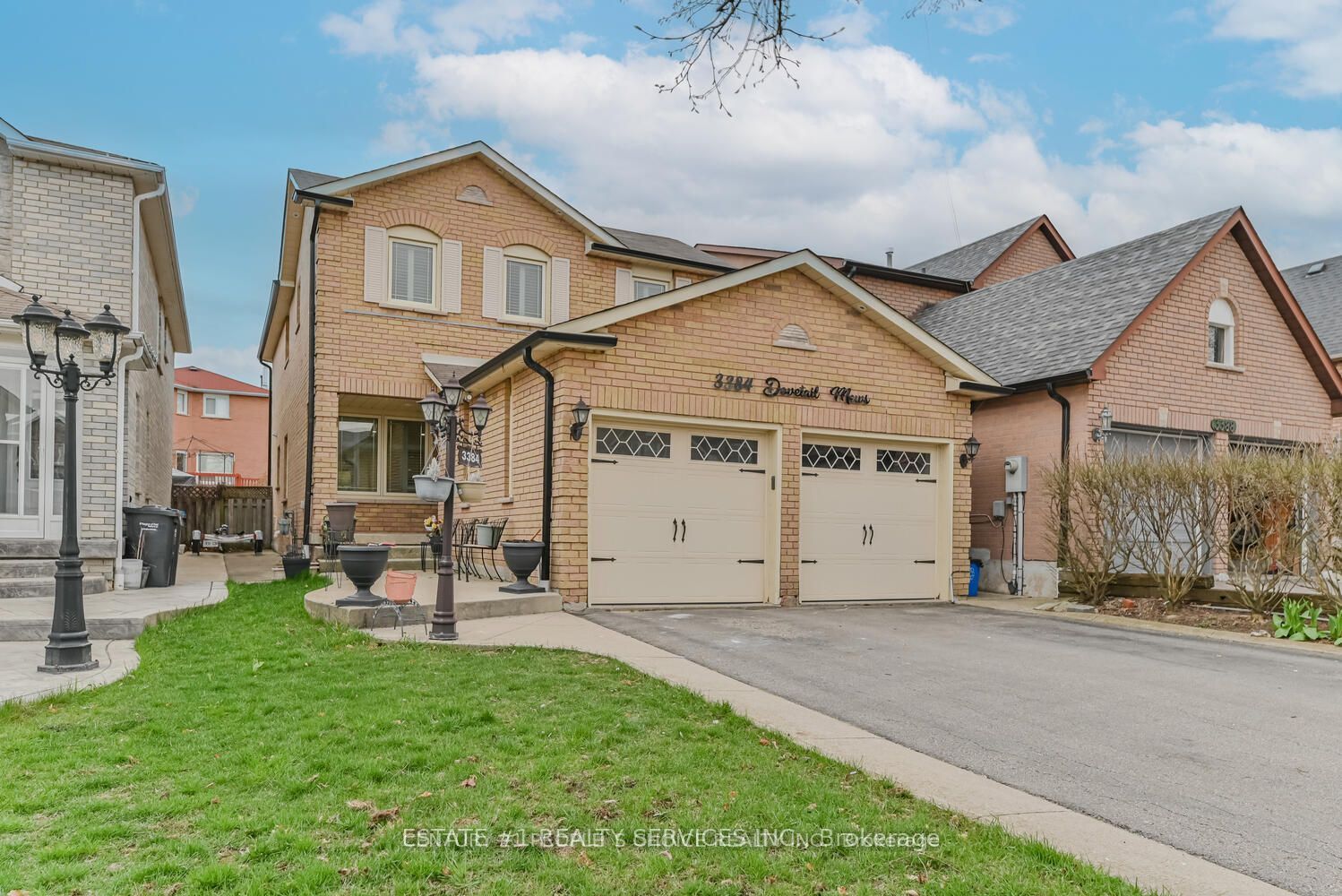 3384 Dovetail Mews