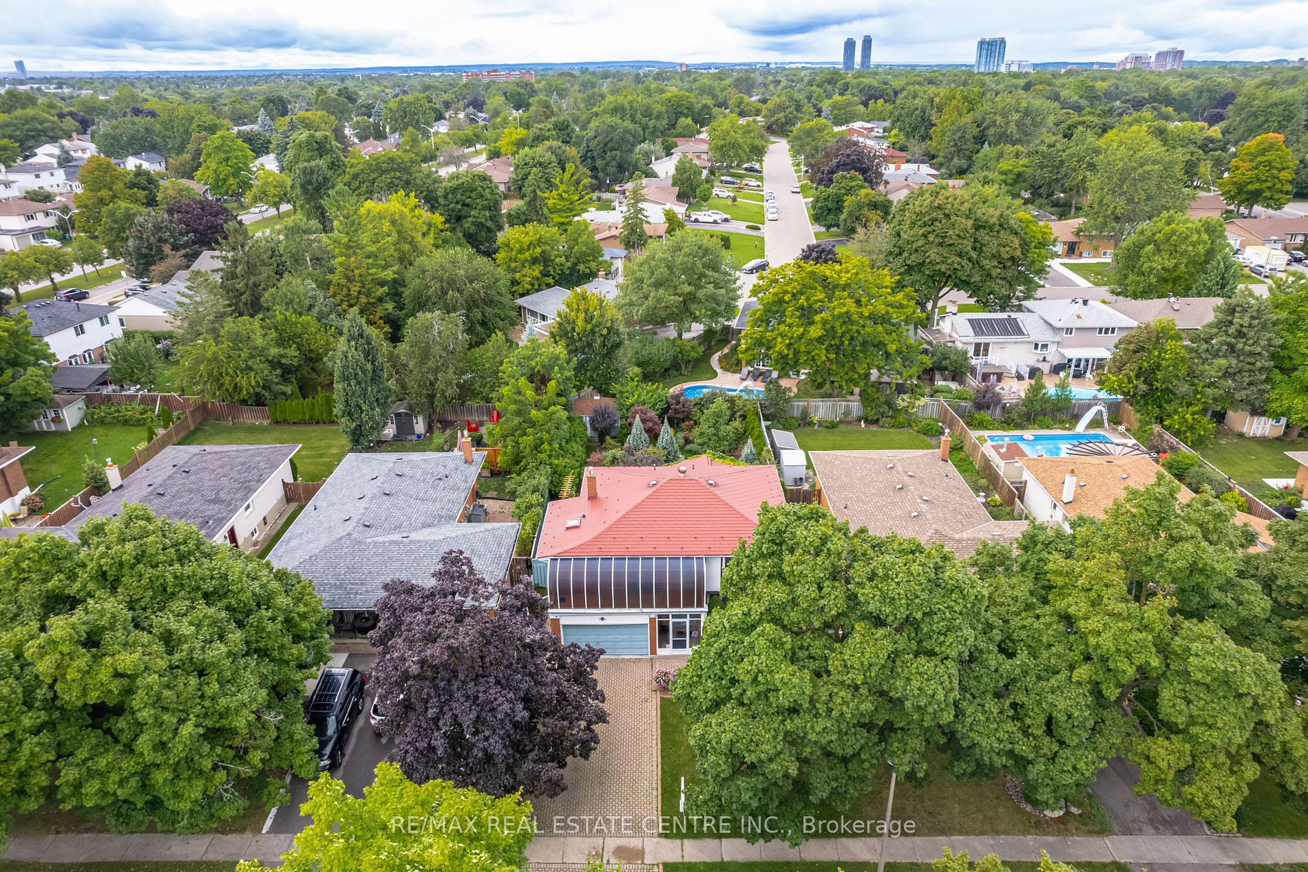 97 Ambleside Dr