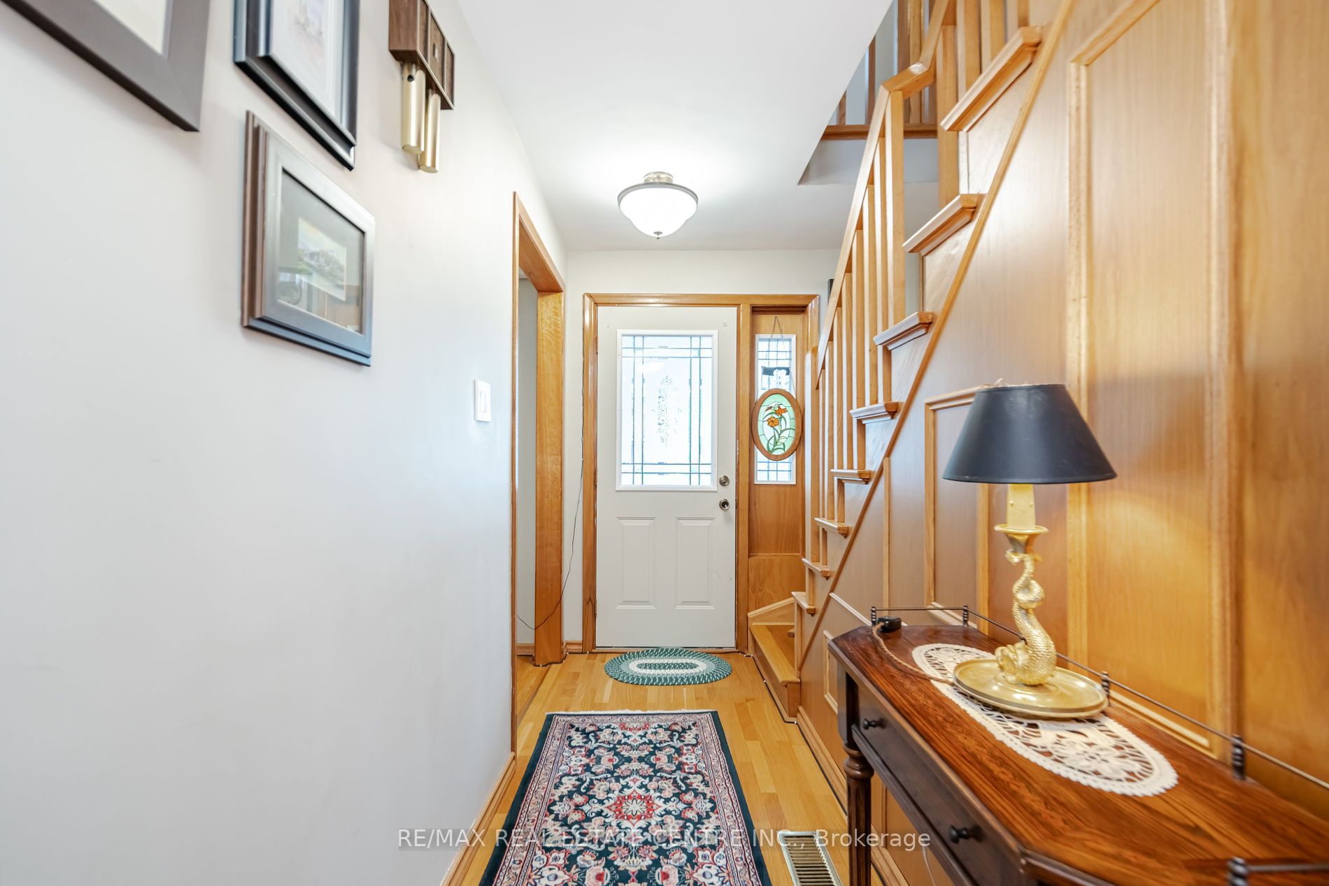 97 Ambleside Dr