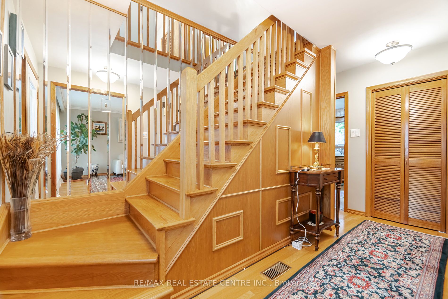 97 Ambleside Dr