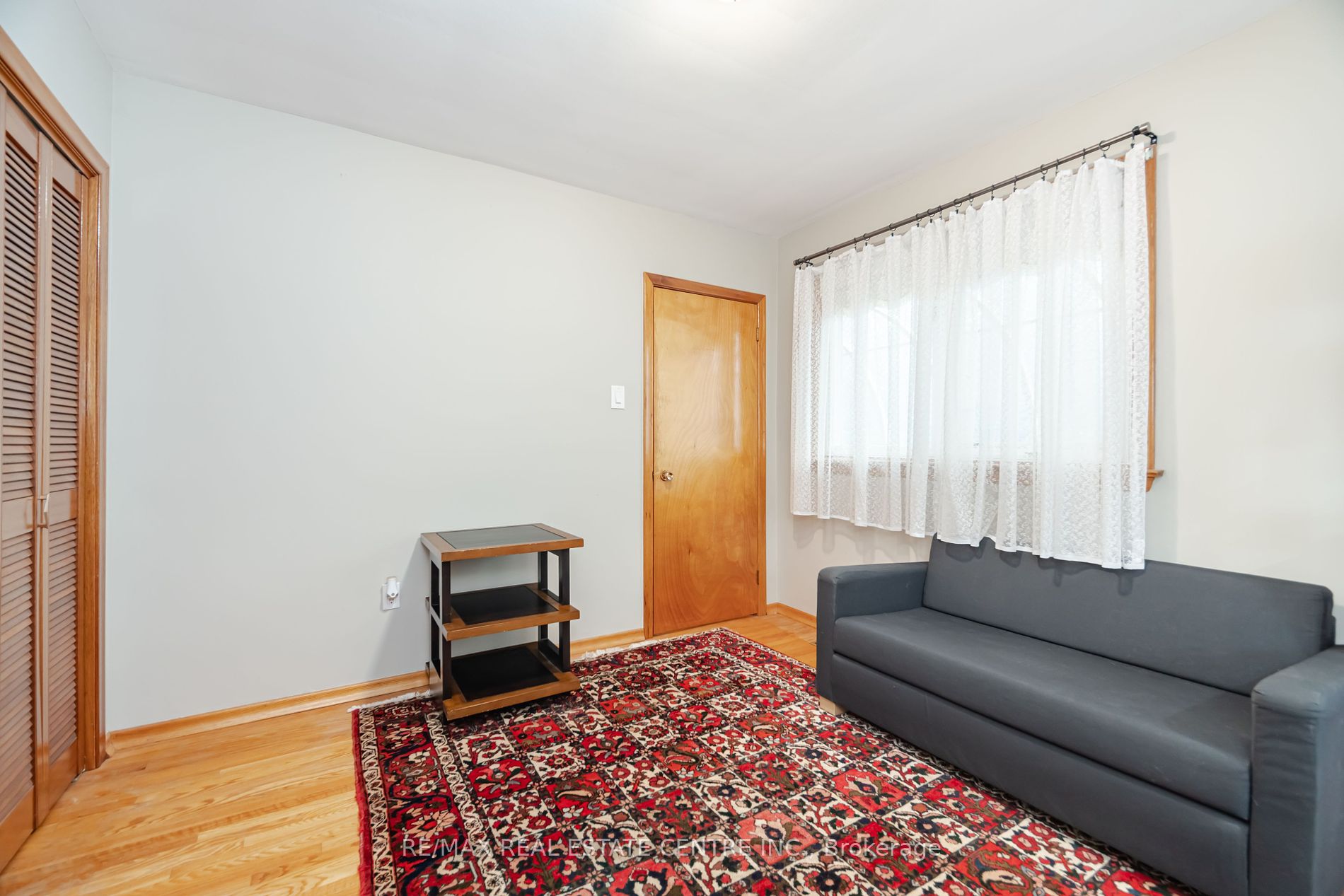 97 Ambleside Dr