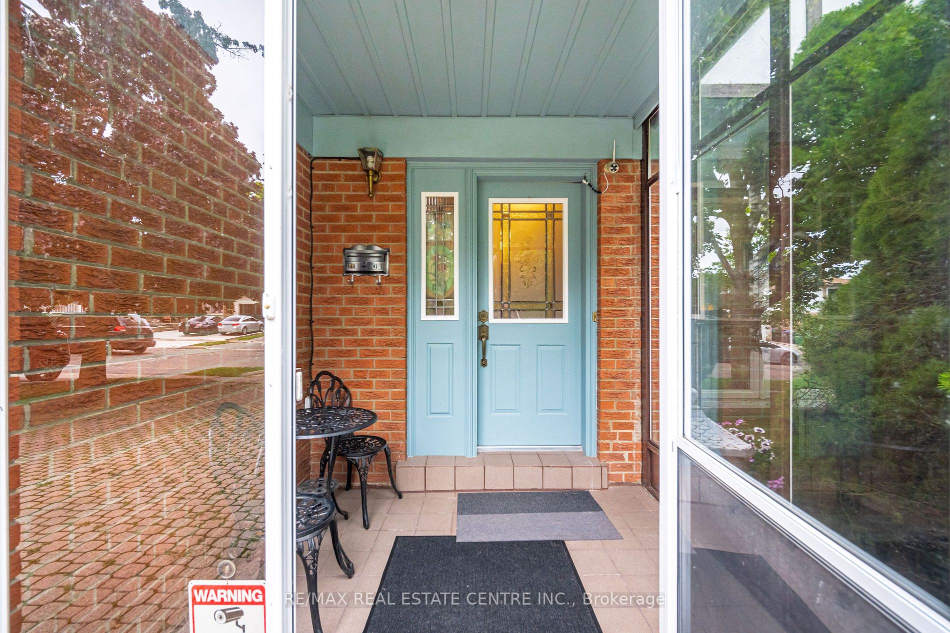 97 Ambleside Dr