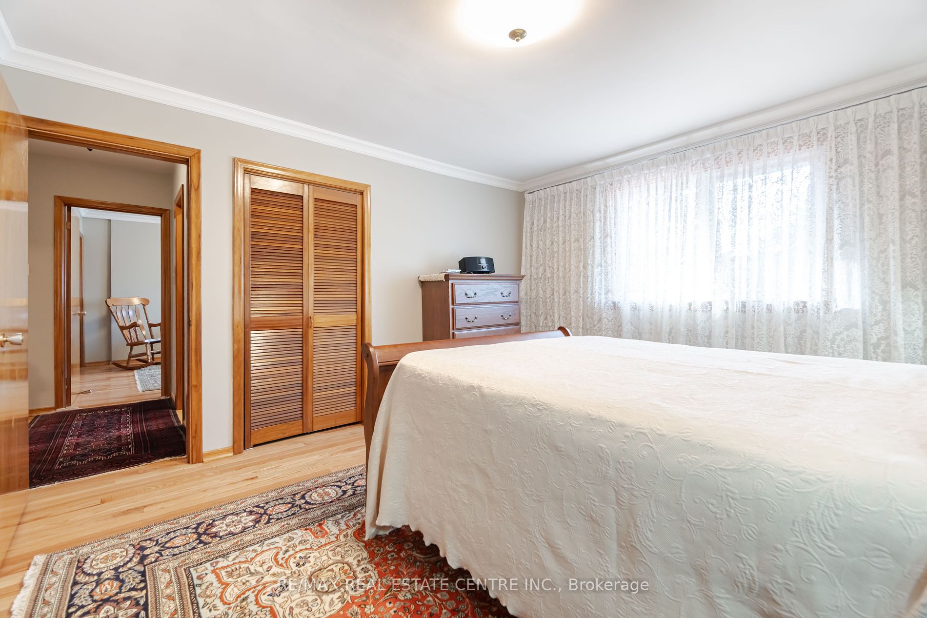 97 Ambleside Dr