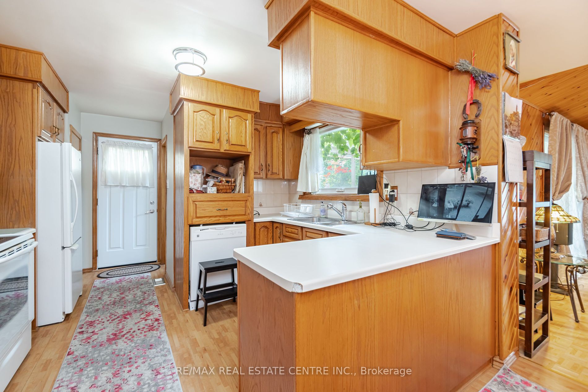 97 Ambleside Dr
