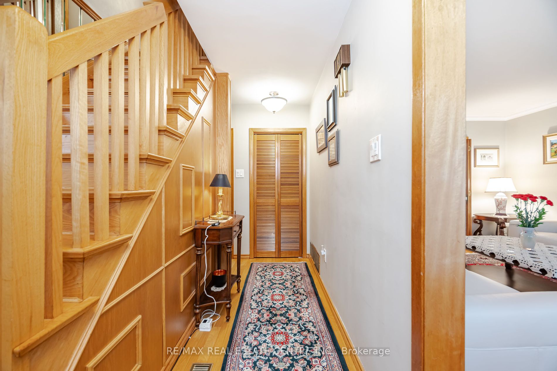 97 Ambleside Dr