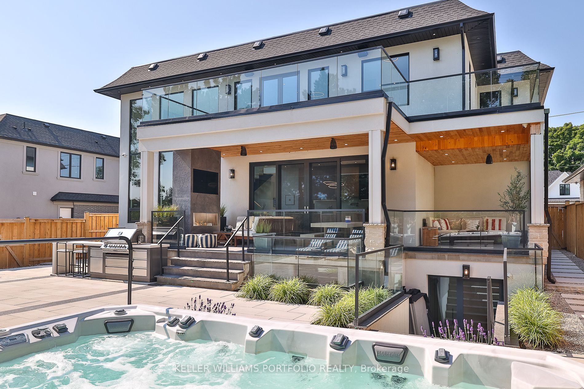 537 Warminster Dr