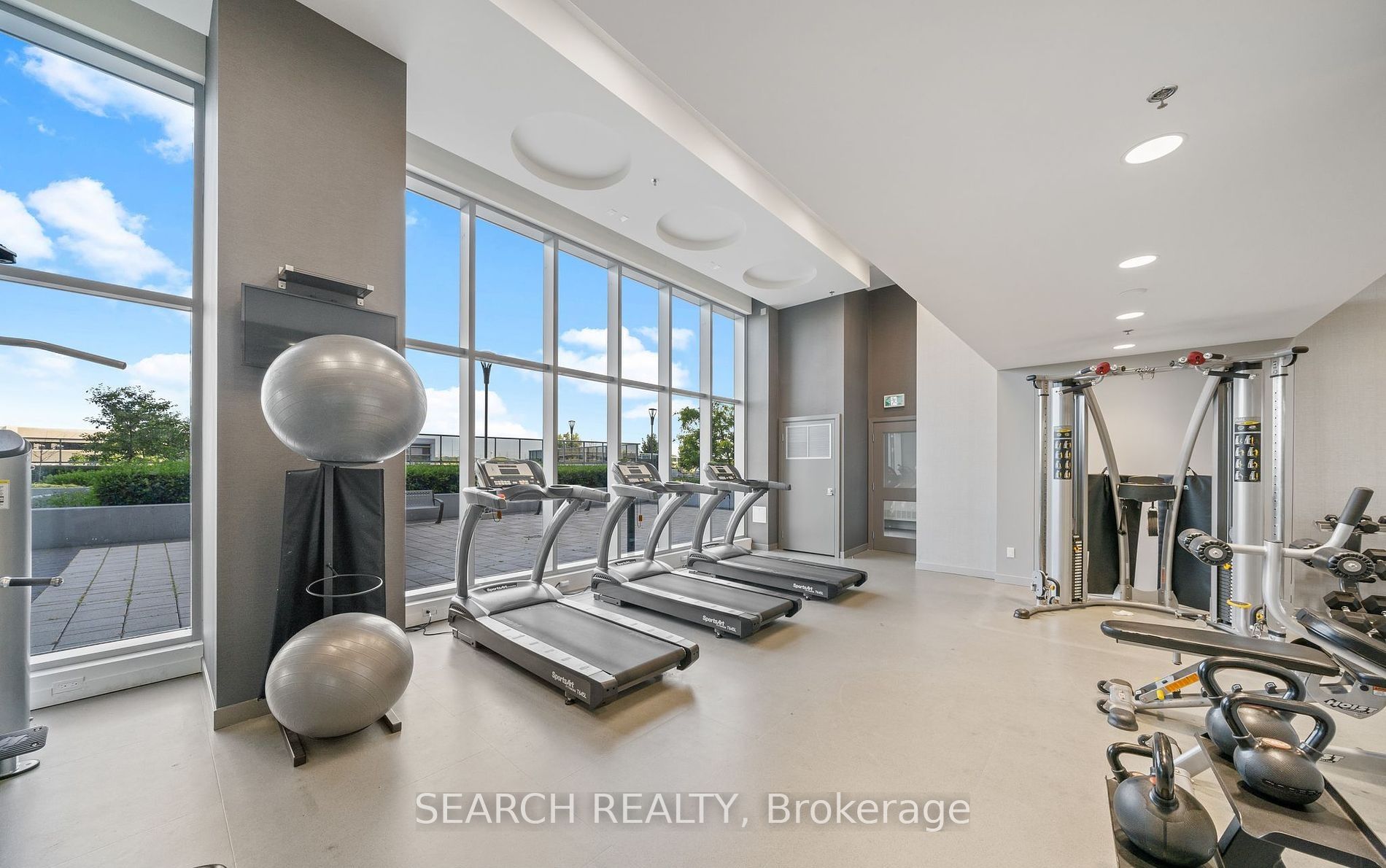 2093 Fairview St, #404