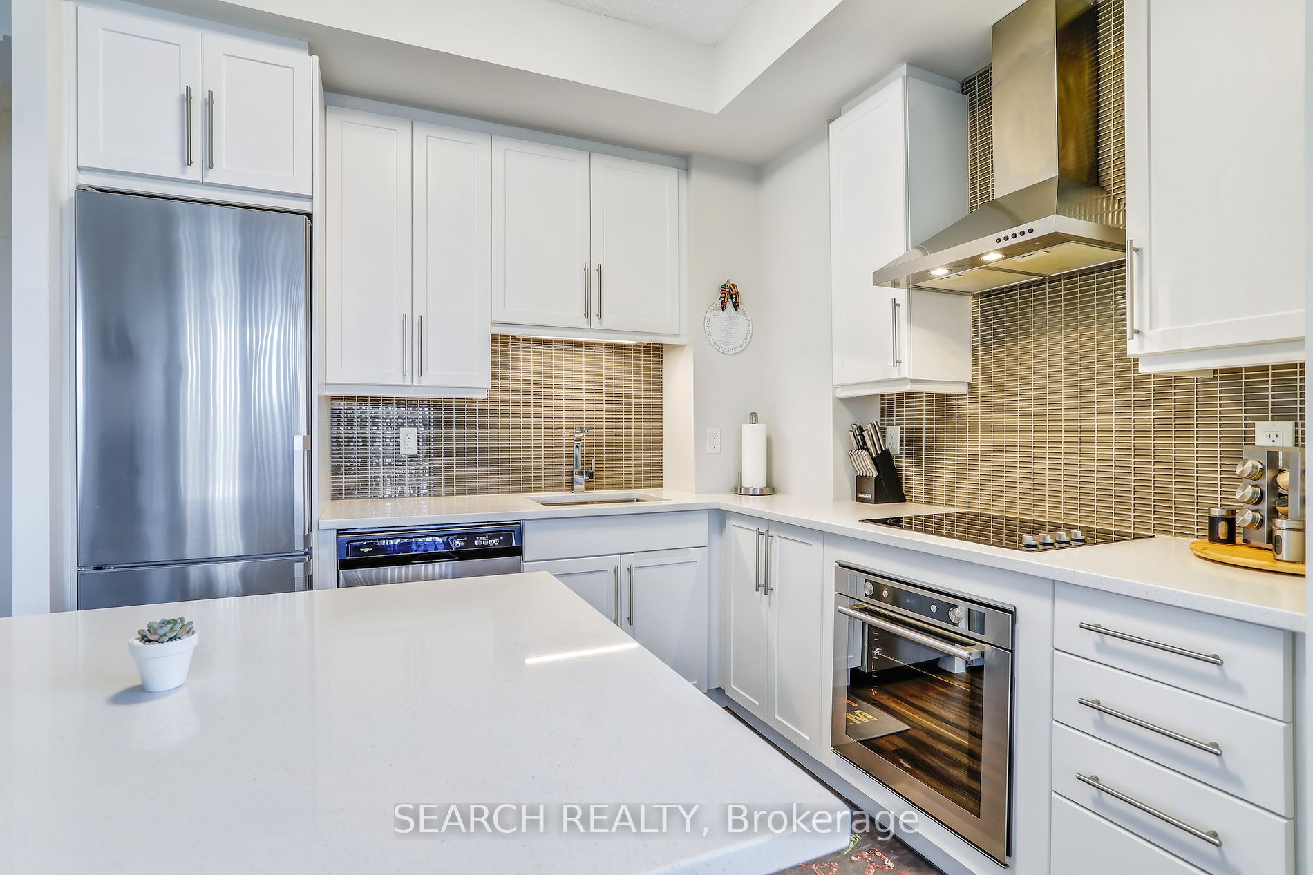 2093 Fairview St, #404