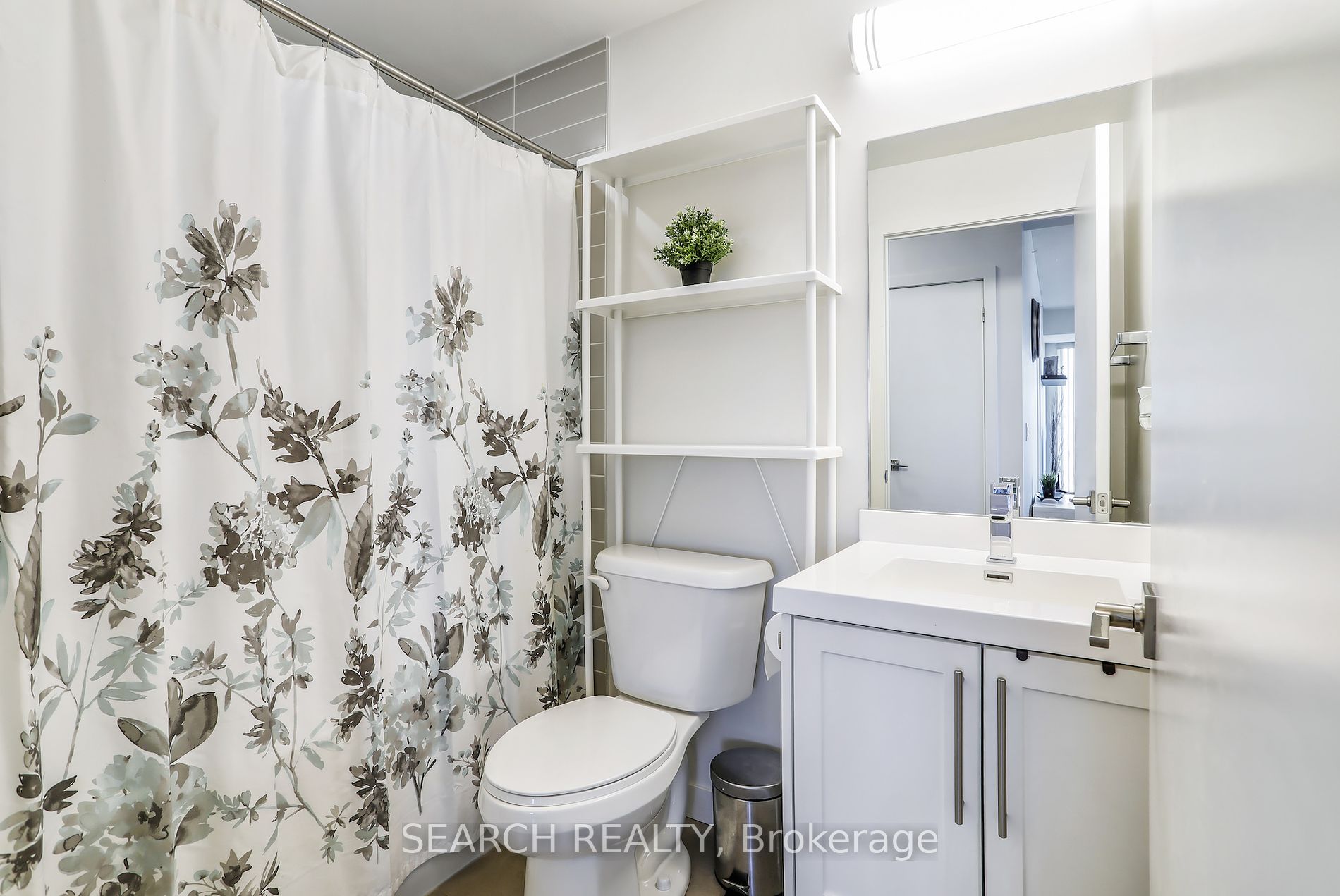 2093 Fairview St, #404