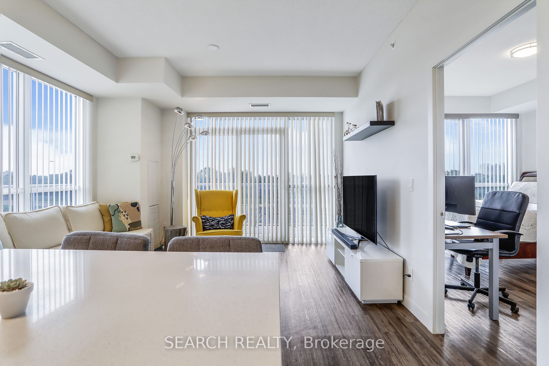 2093 Fairview St, #404
