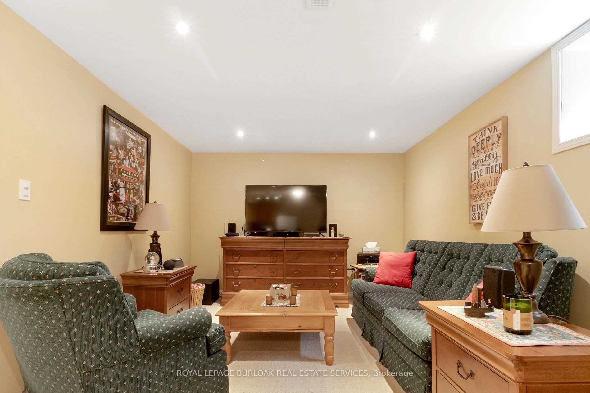 295 Plains Rd W