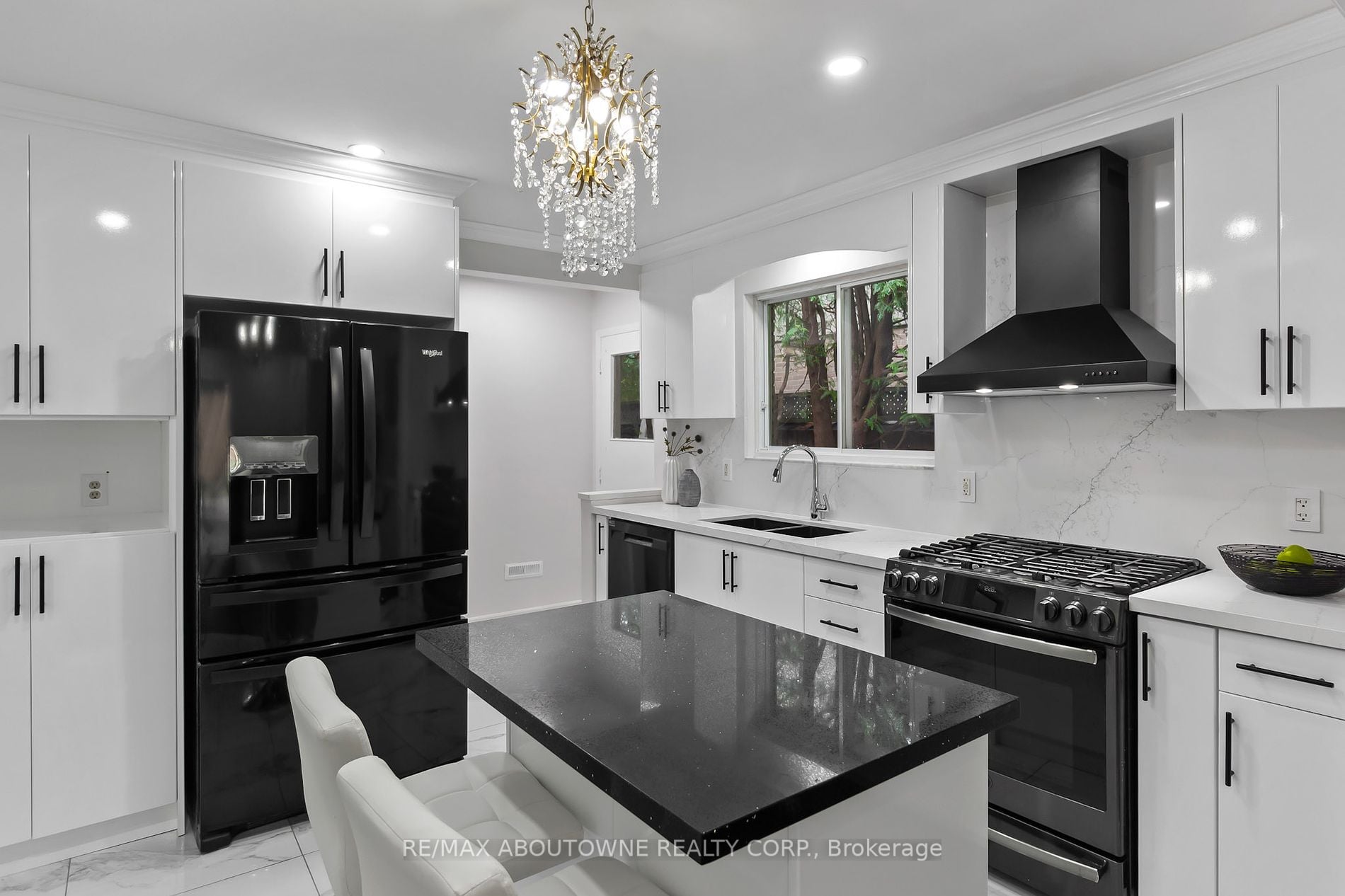 440 Sunset Drive