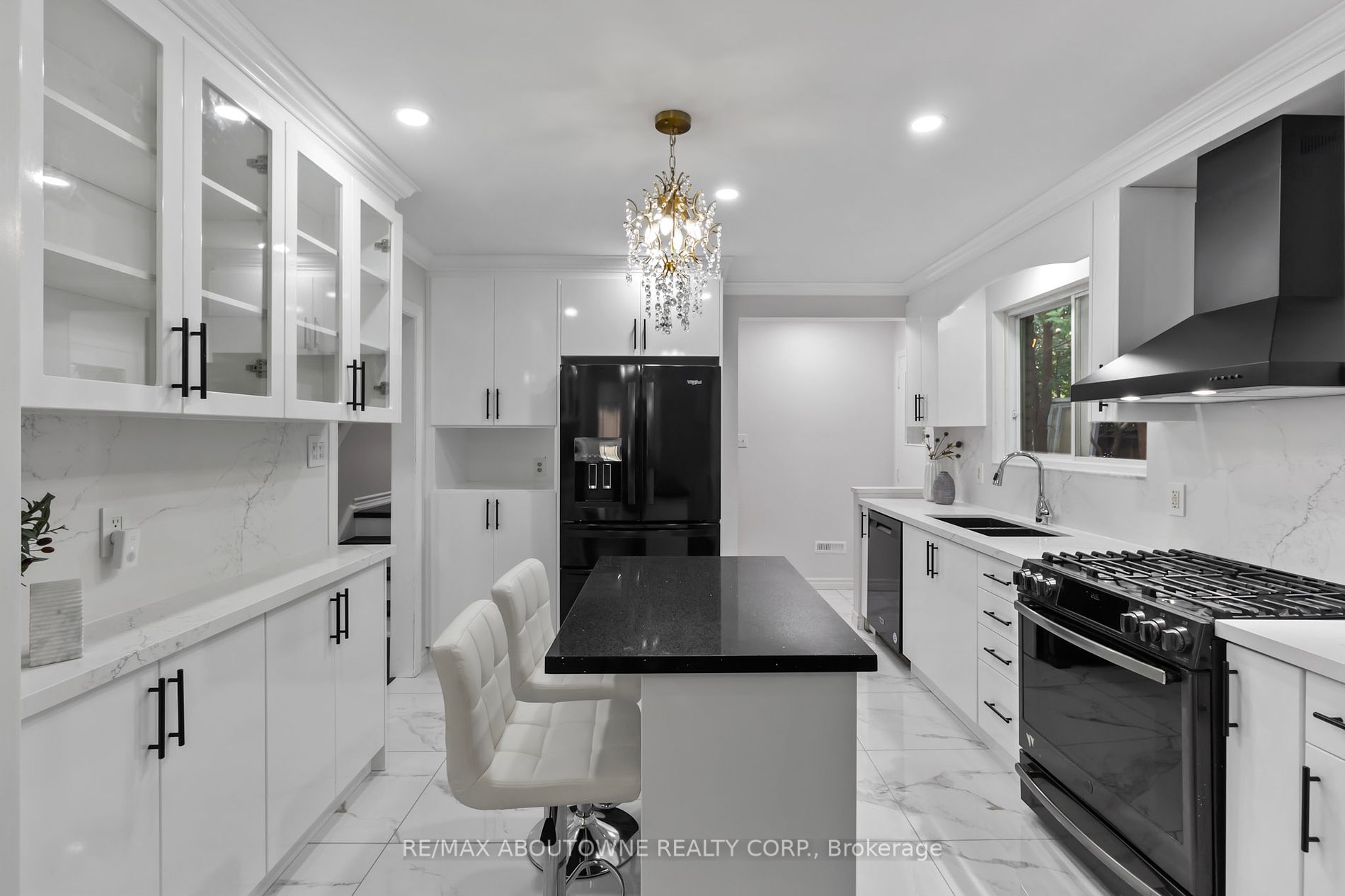 440 Sunset Drive