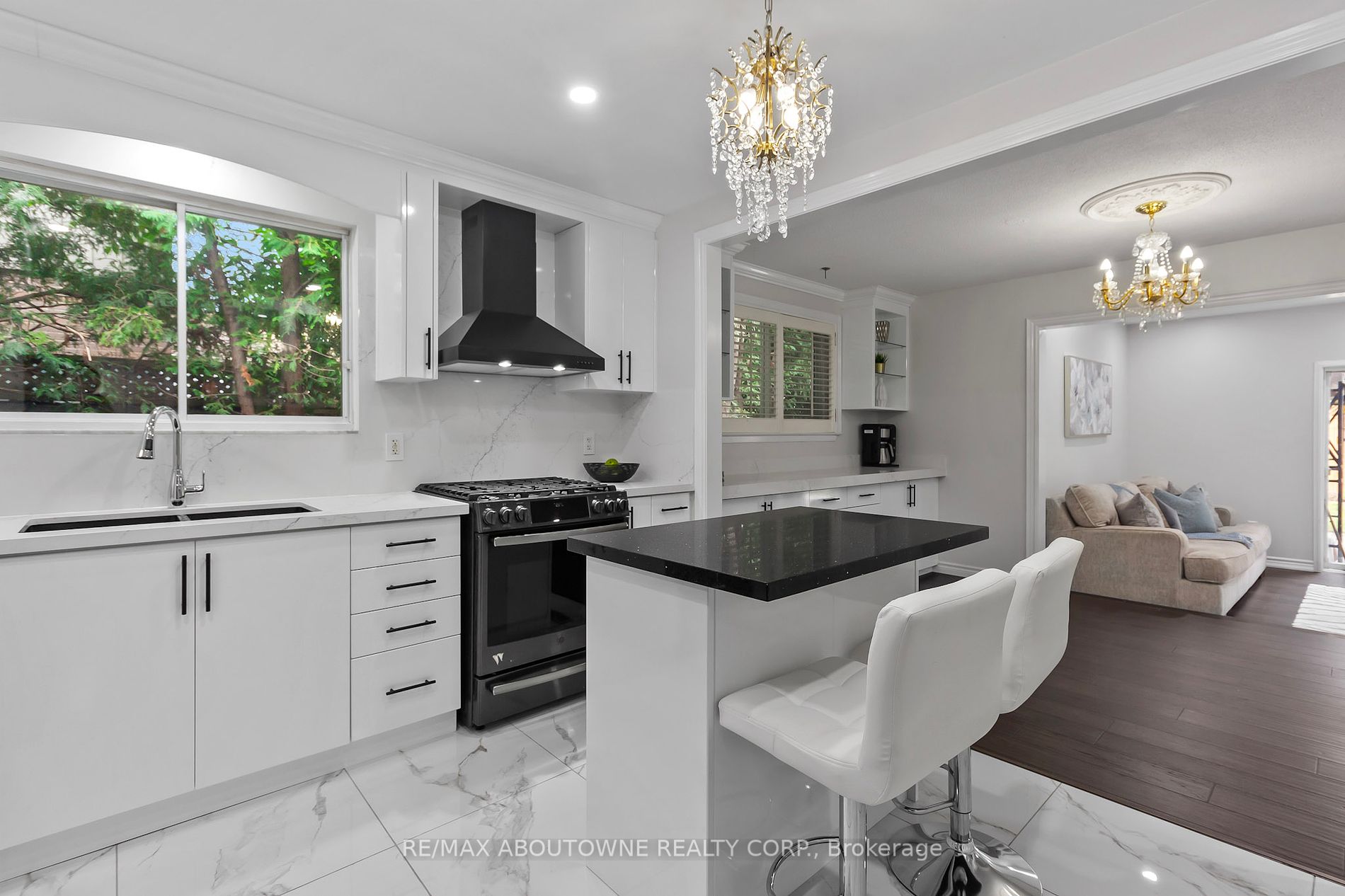 440 Sunset Drive