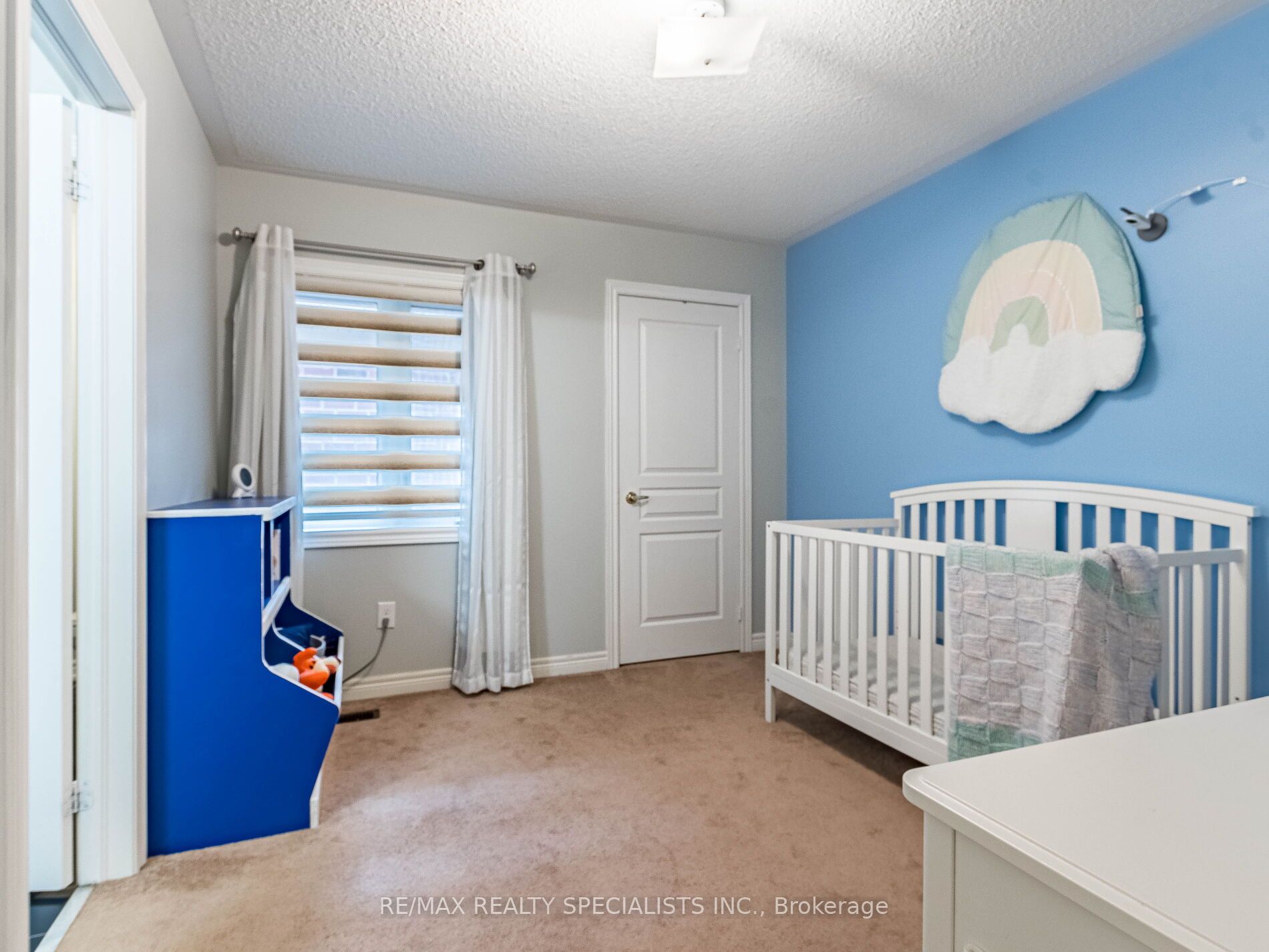 26 Lloyd Cres