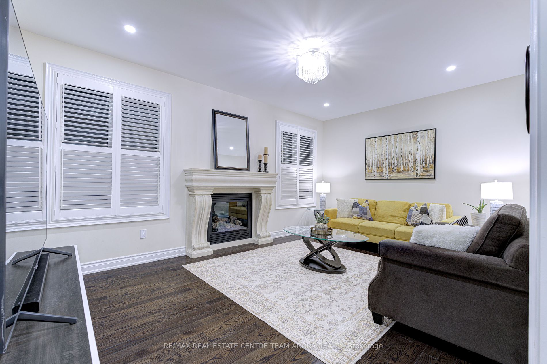 25 Ladbrook Cres
