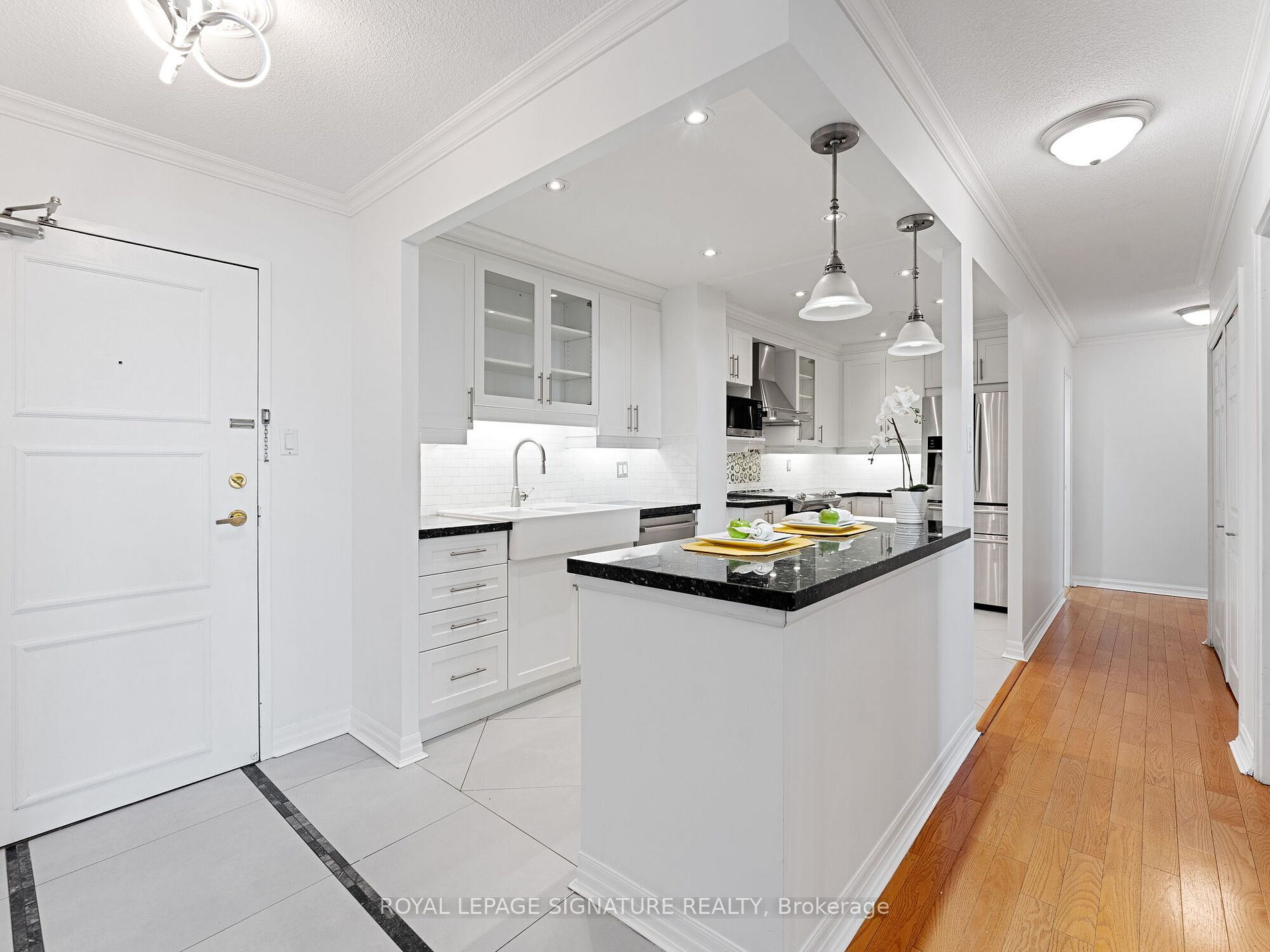 812 Burnhamthorpe Rd, #Ph04