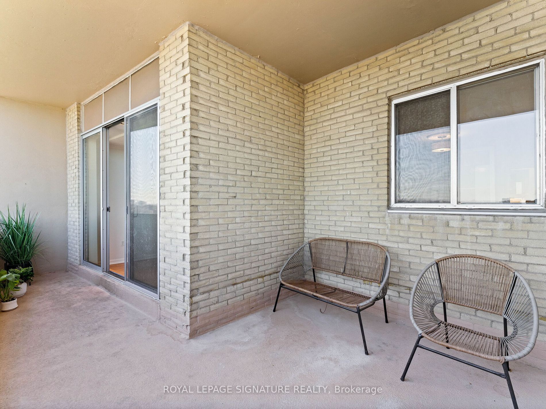 812 Burnhamthorpe Rd, #Ph04