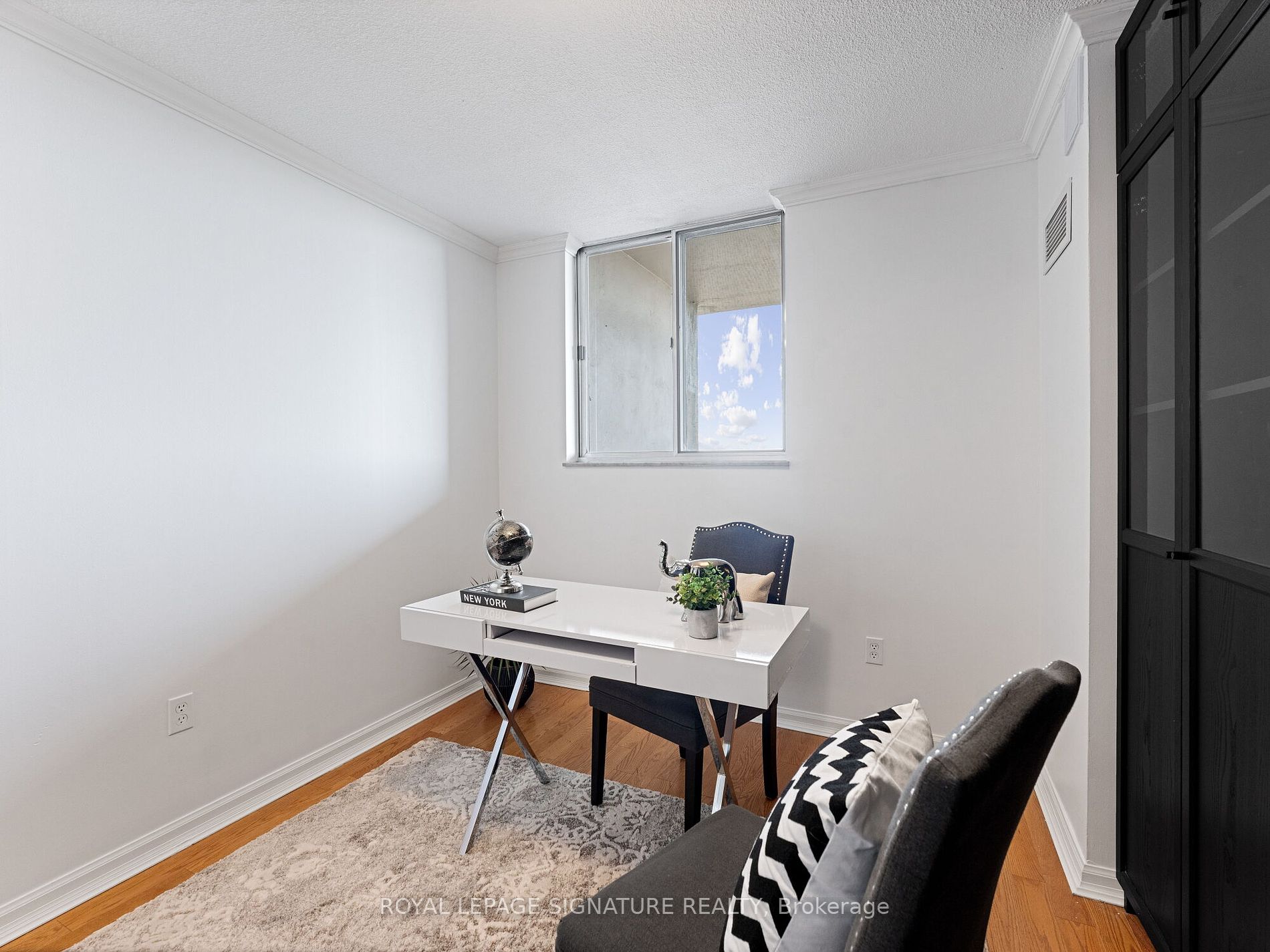 812 Burnhamthorpe Rd, #Ph04