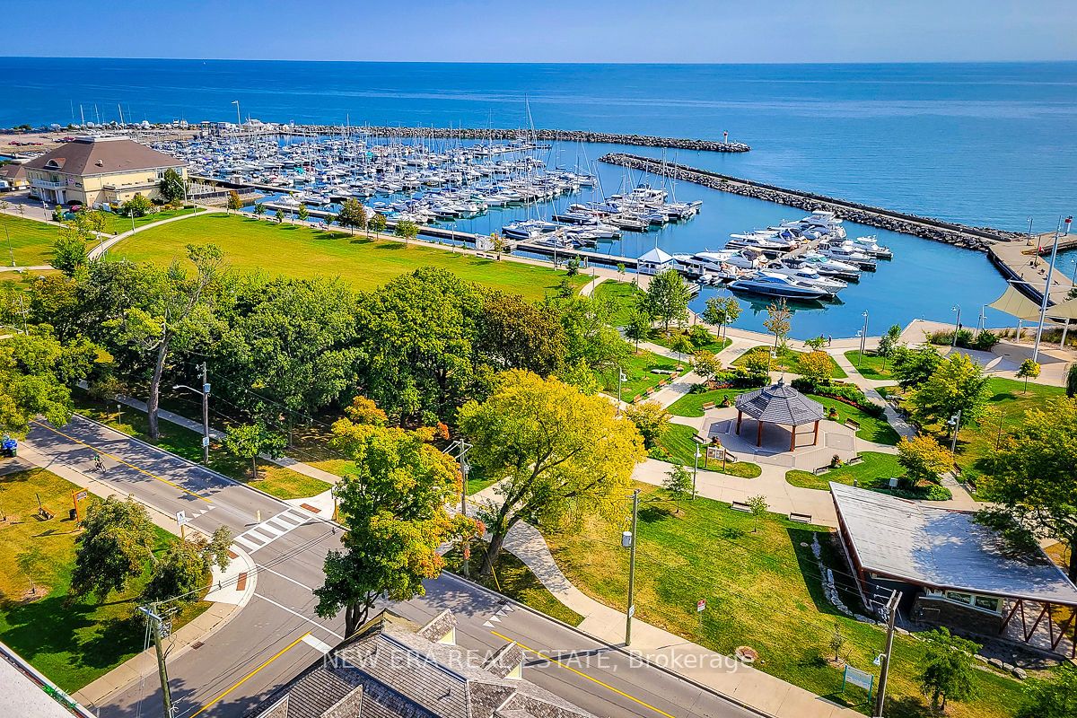 11 Bronte Rd, #323