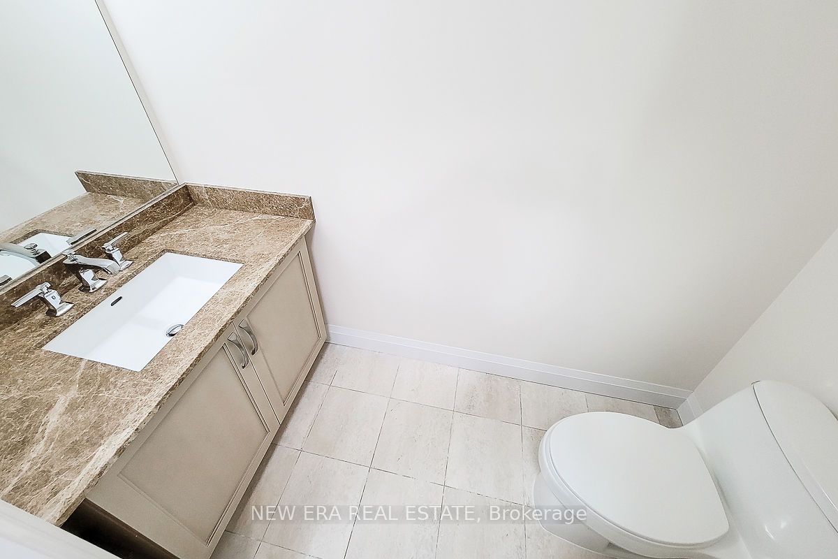 11 Bronte Rd, #323