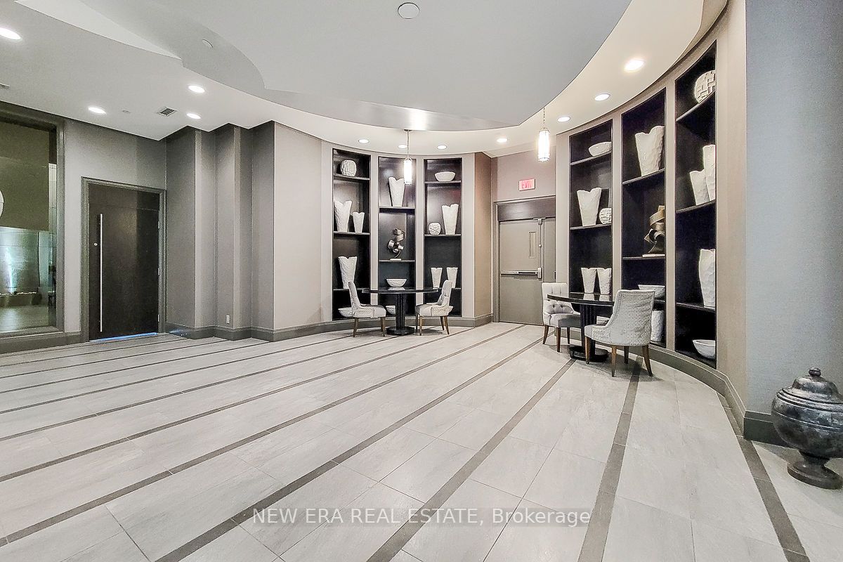 11 Bronte Rd, #323