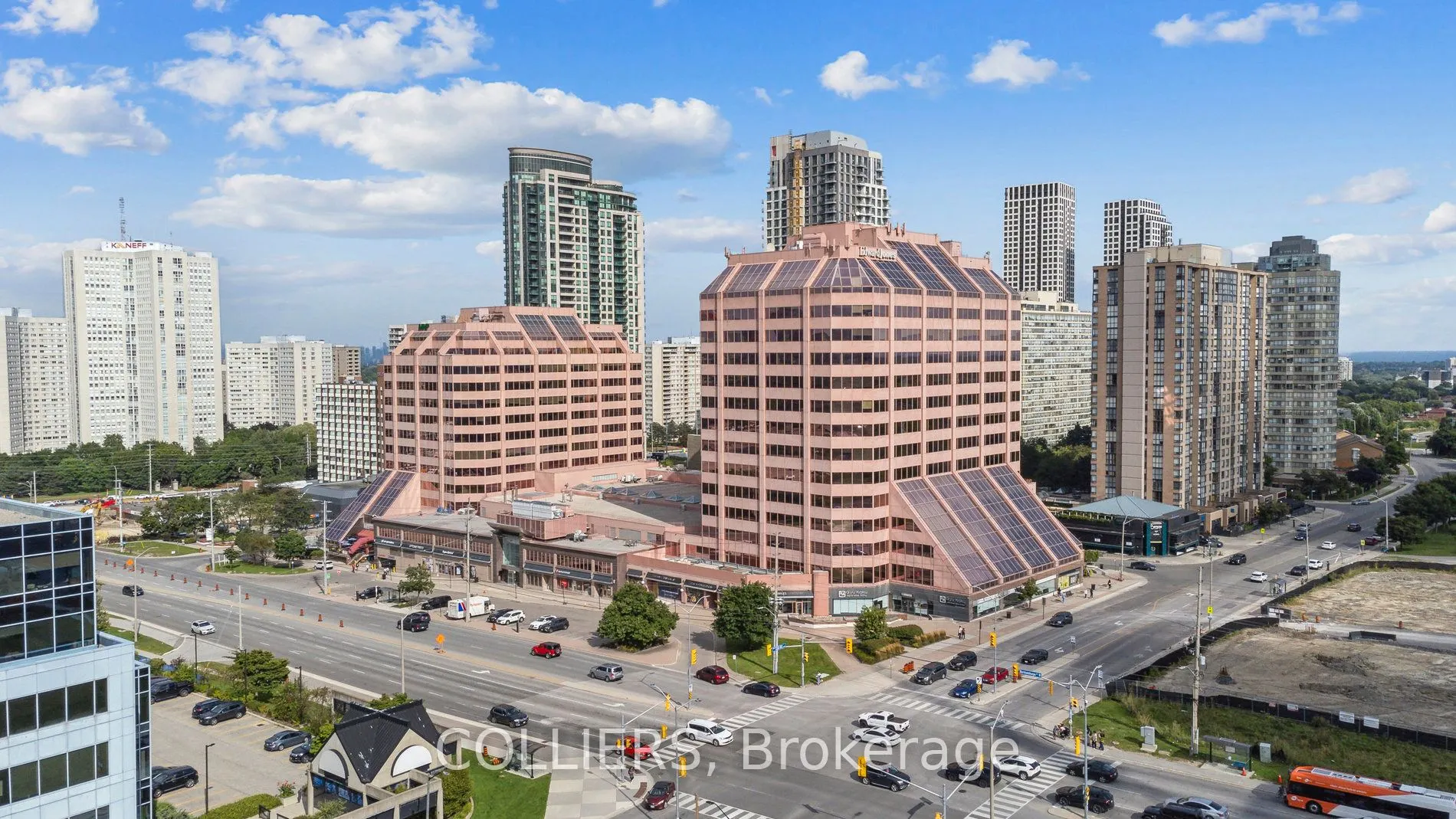 50 Burnhamthorpe Road, #702