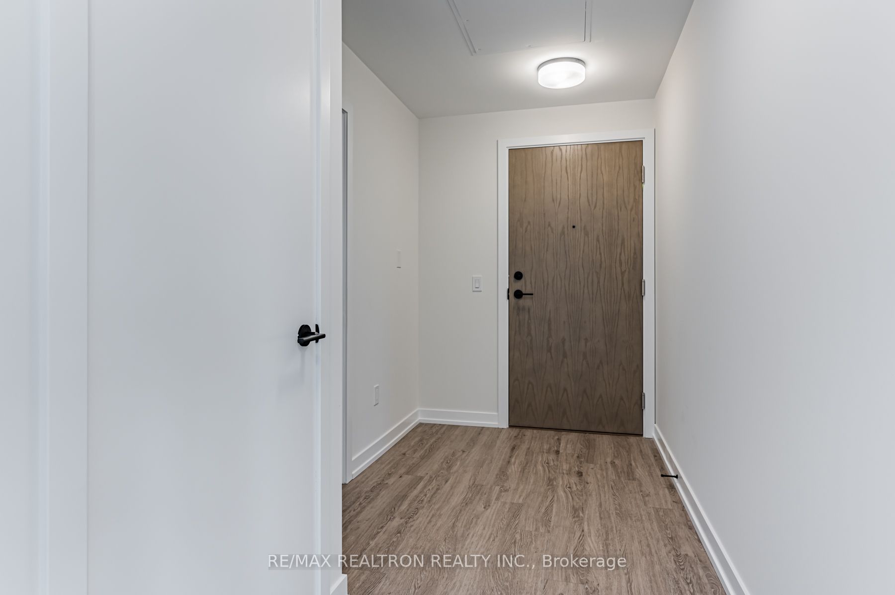 2300 St Clair Ave W, #803