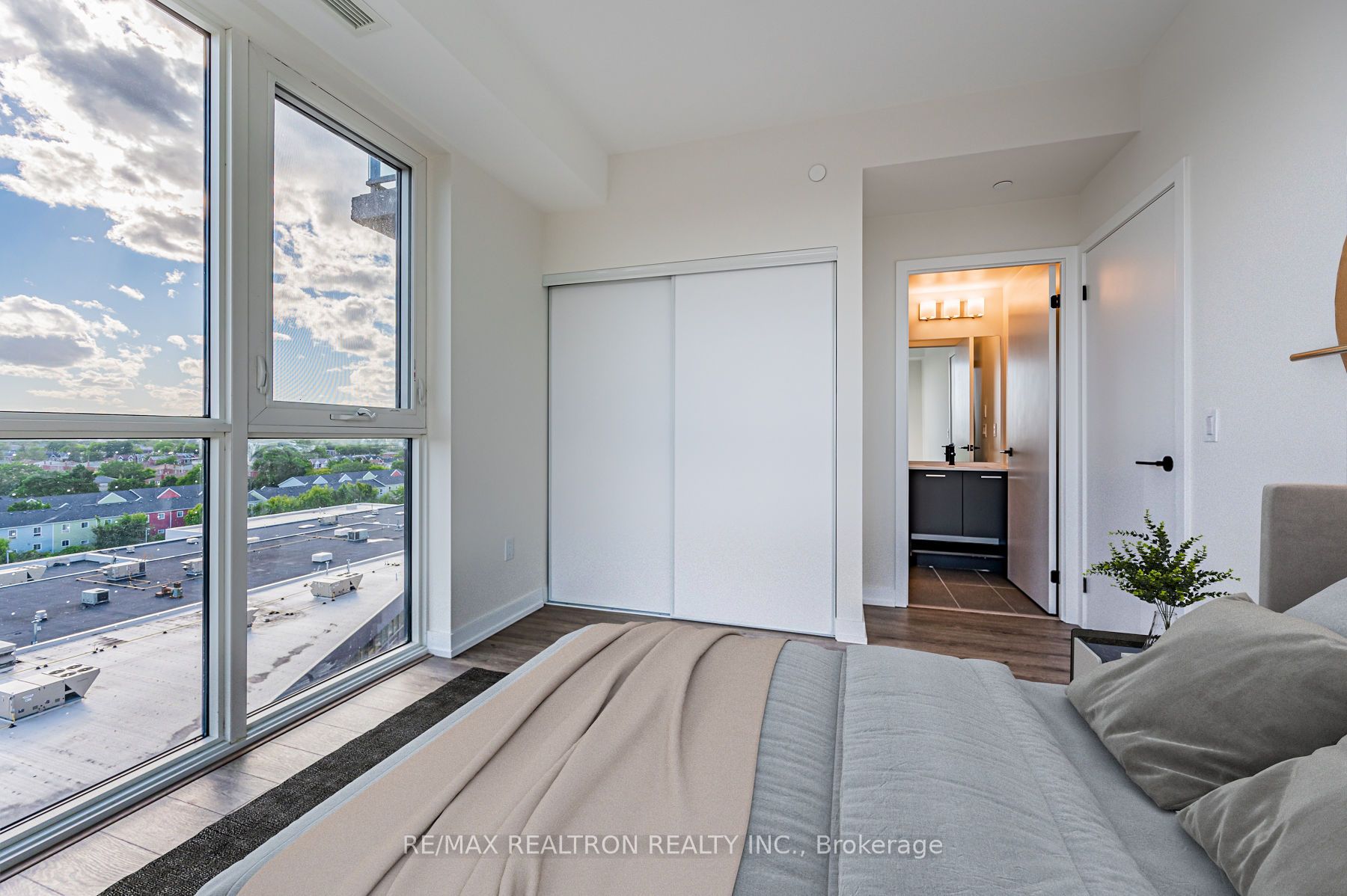 2300 St Clair Ave W, #803
