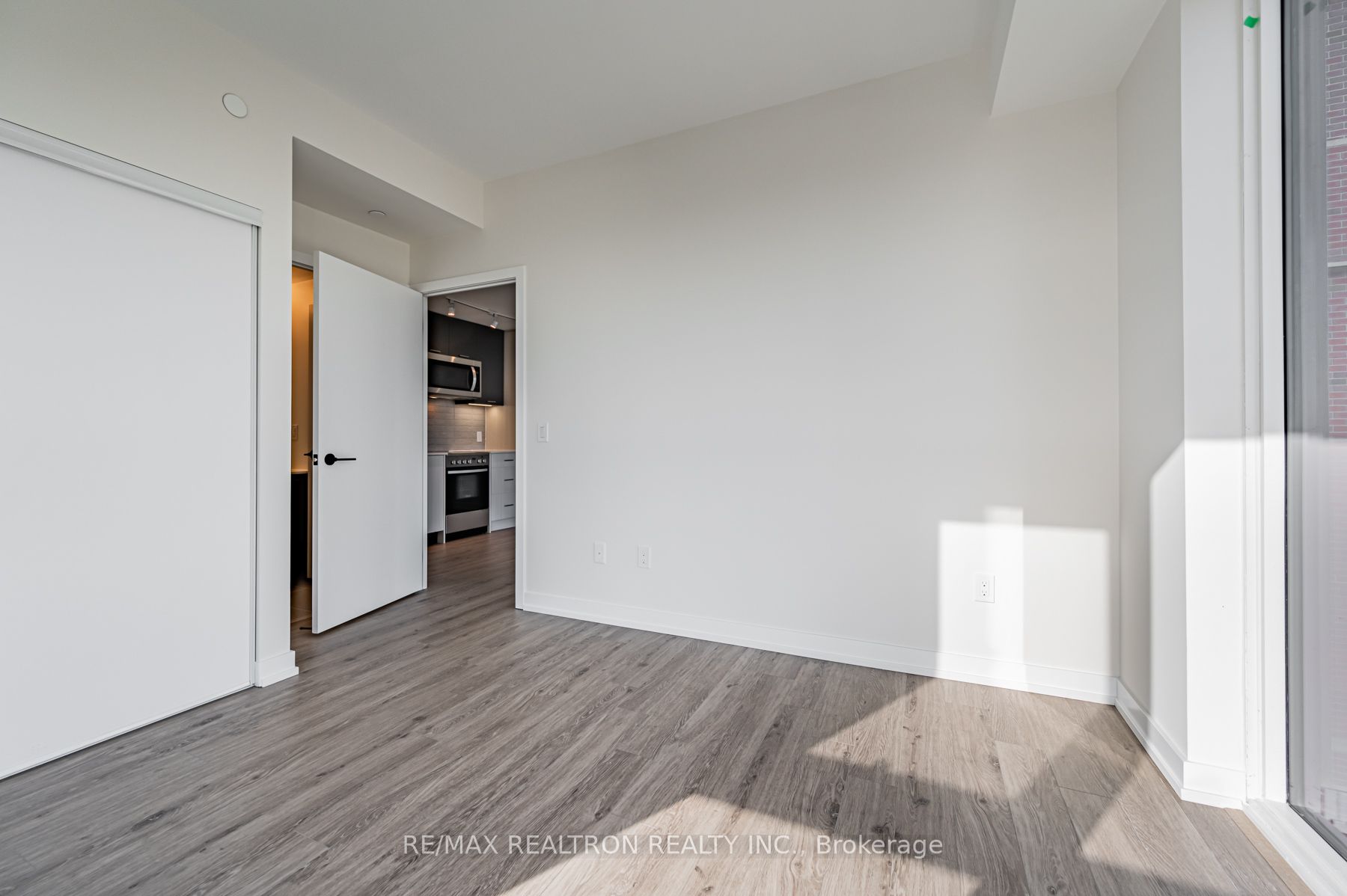 2300 St Clair Ave W, #803