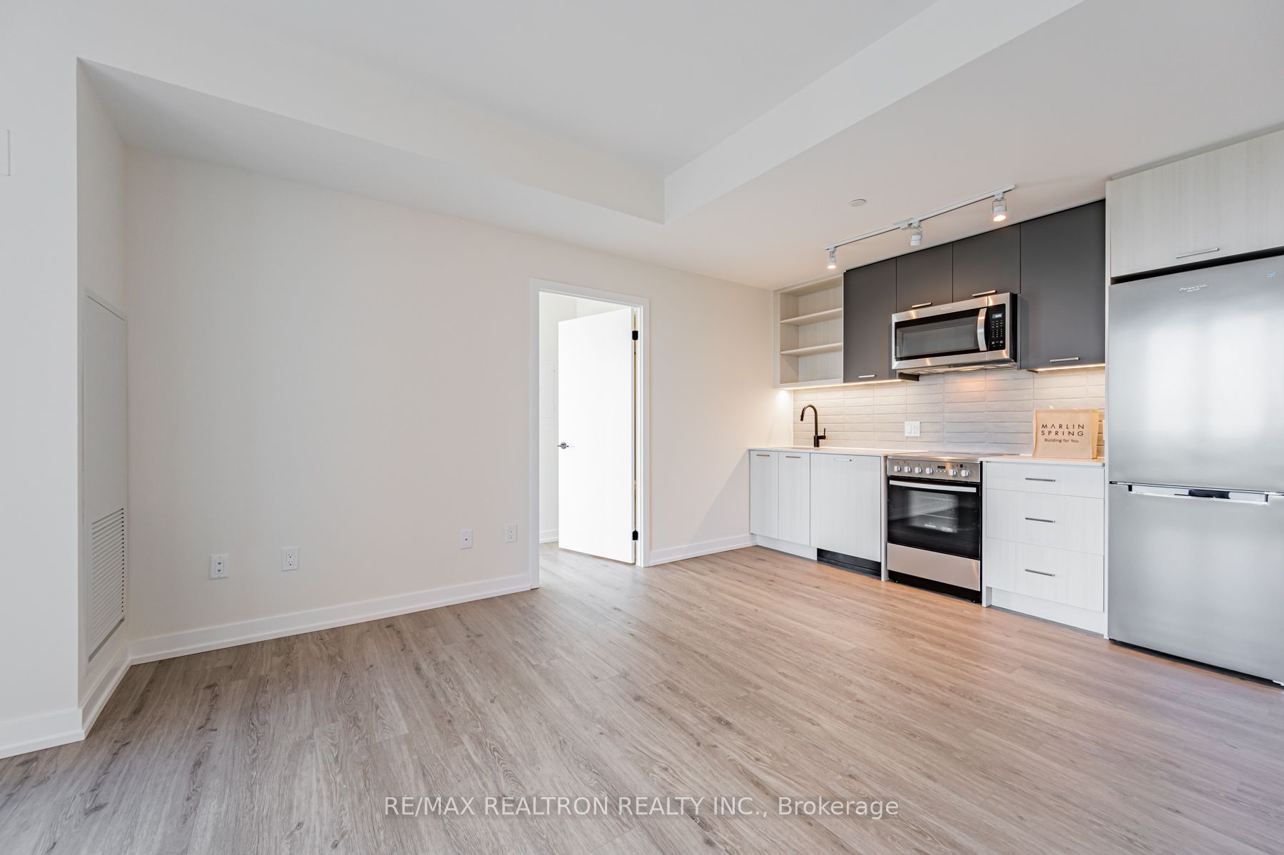 2300 St Clair Ave W, #803