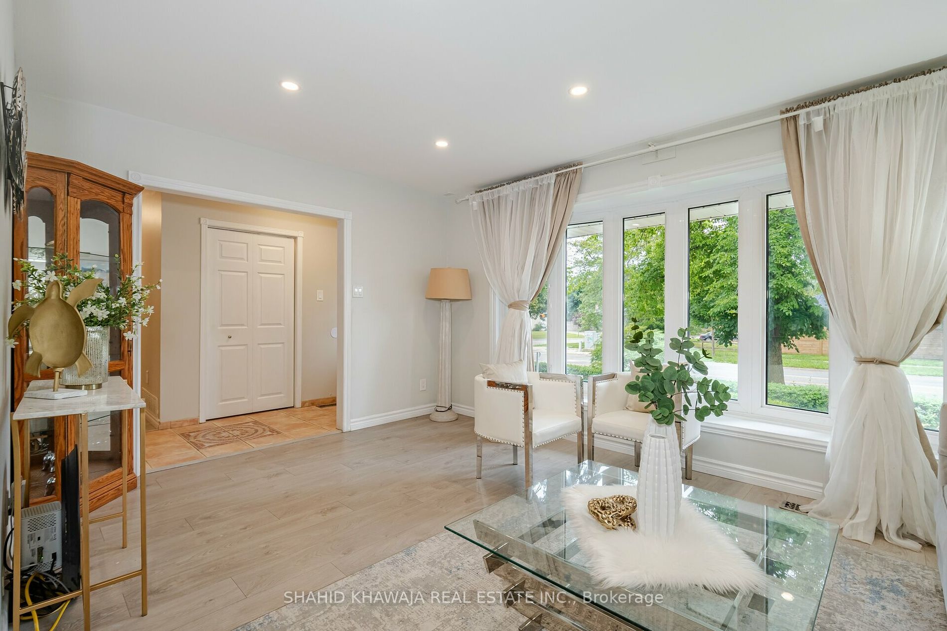 2271 Truscott Dr