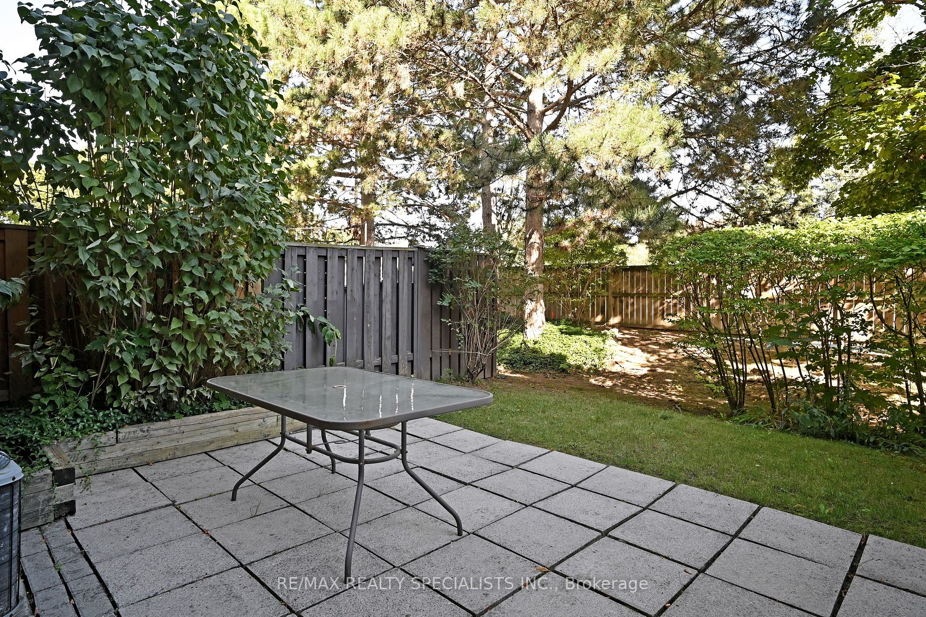 1951 Rathburn Rd E, #8