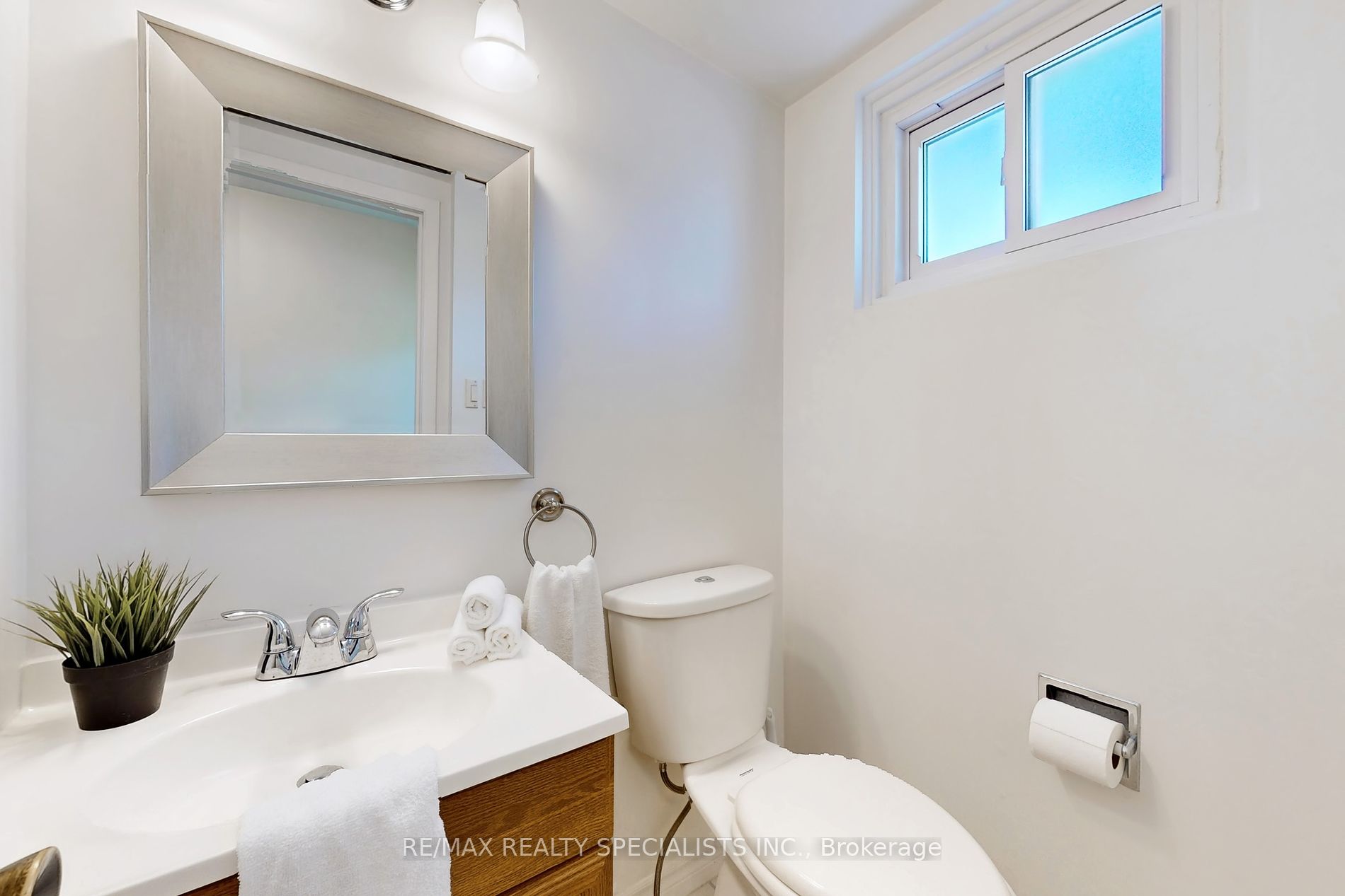 1951 Rathburn Rd E, #8