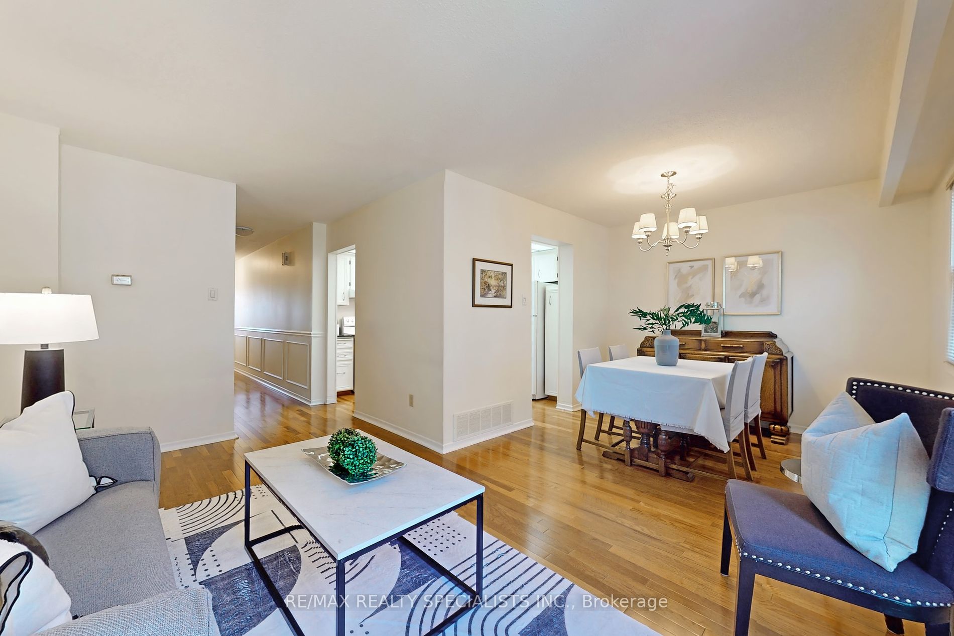 1951 Rathburn Rd E, #8