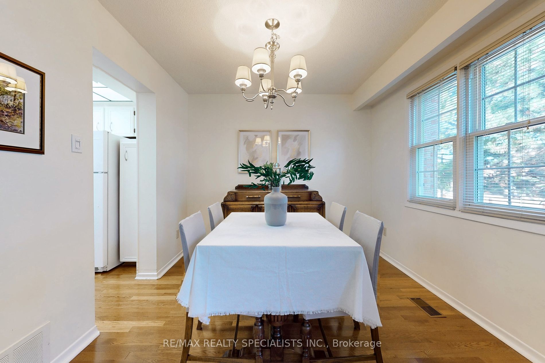 1951 Rathburn Rd E, #8