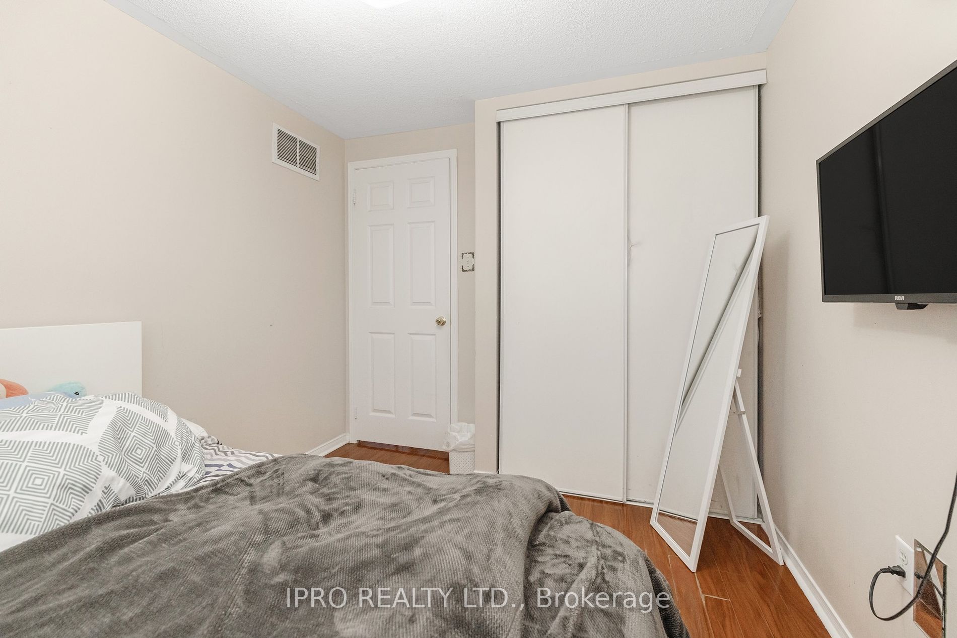 2555 Thomas St, #112