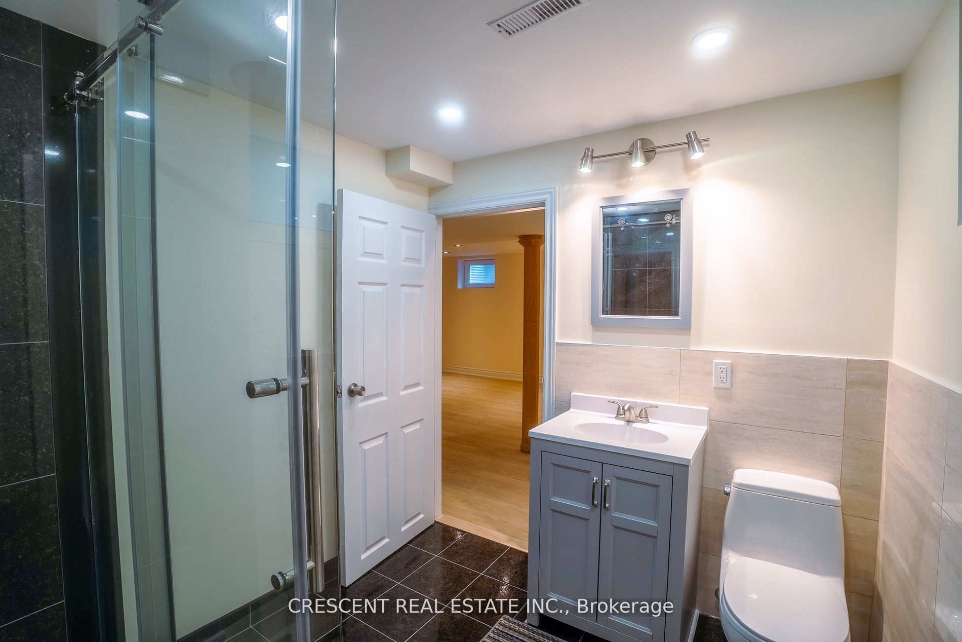 4136 Dunmow Cres, #Lower