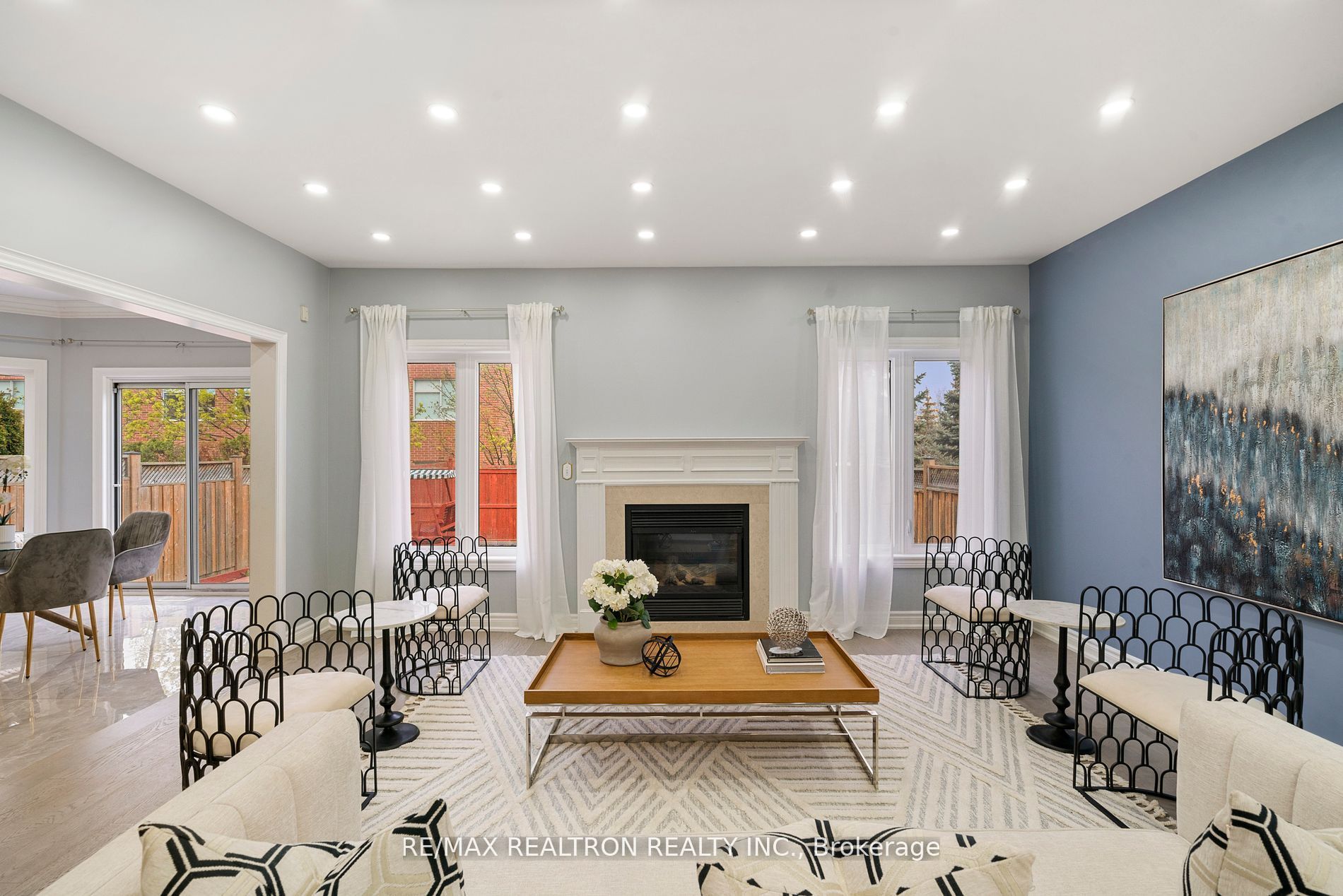 1093 Lamplight Way