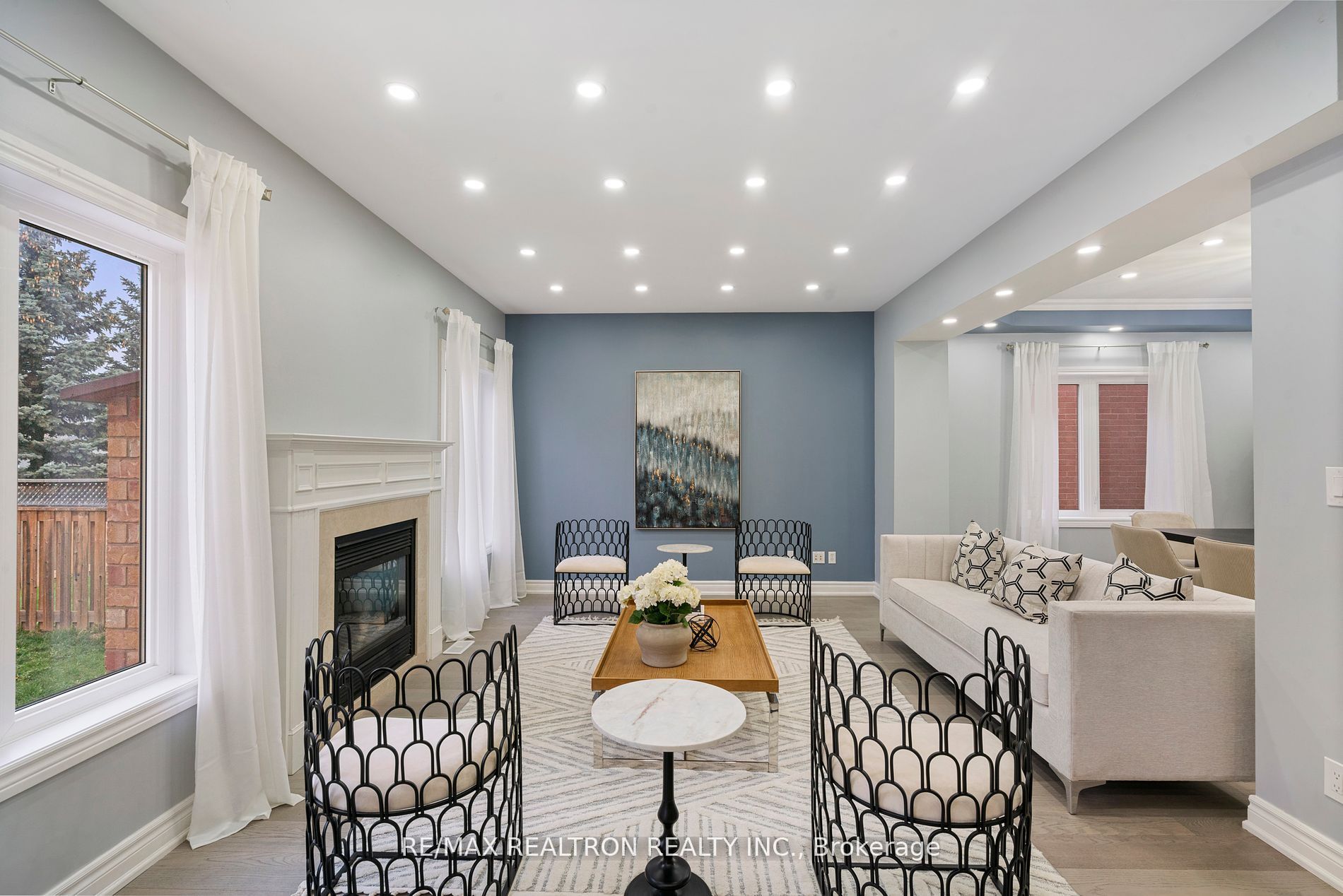 1093 Lamplight Way